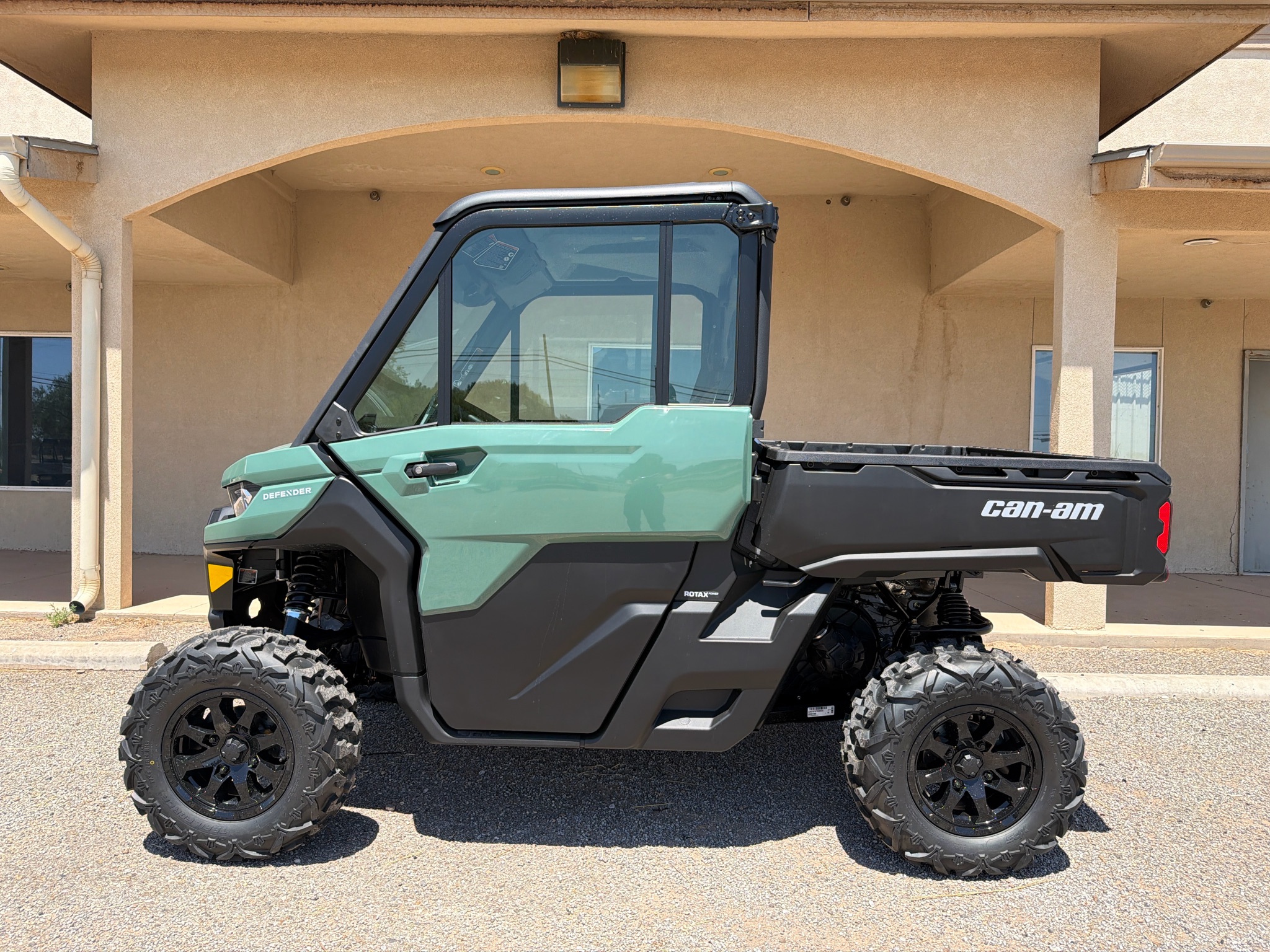 2026 Can-Am Defender DPS CAB