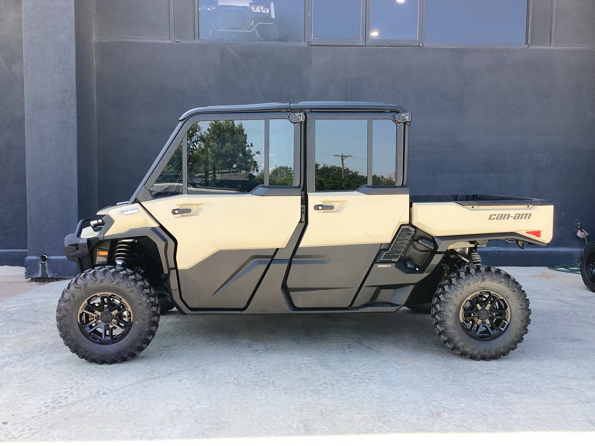 2026 Can-Am Defender MAX Limited HD11