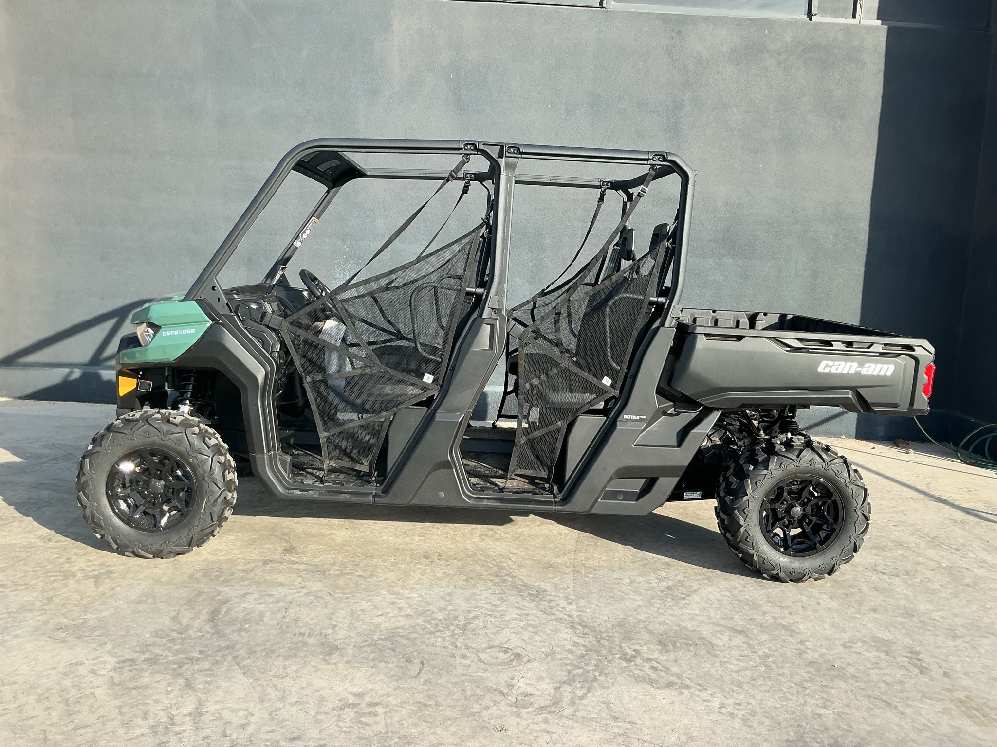 2026 Can-Am Defender MAX DPS HD9