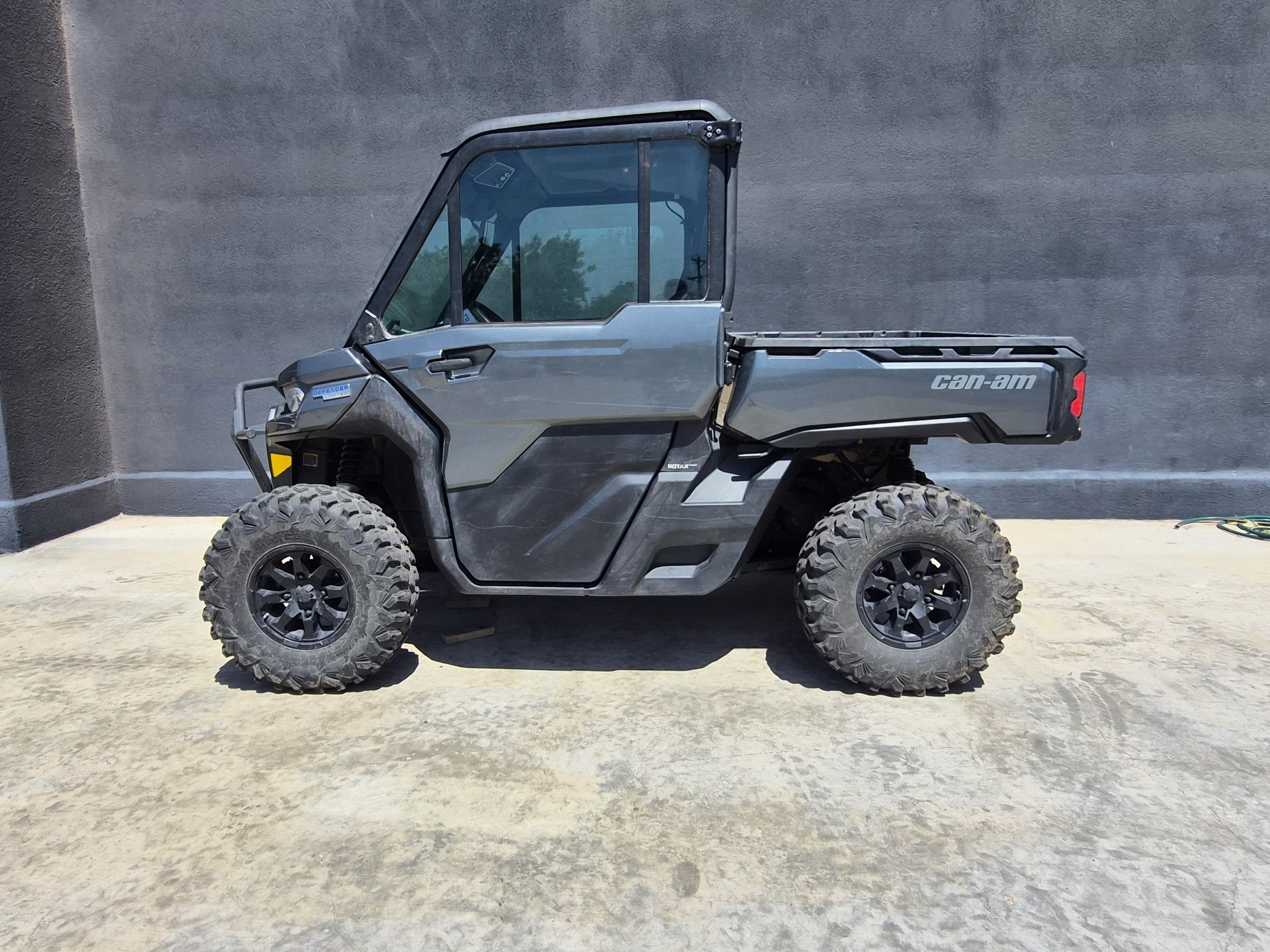 2024 Can-Am Defender Limited