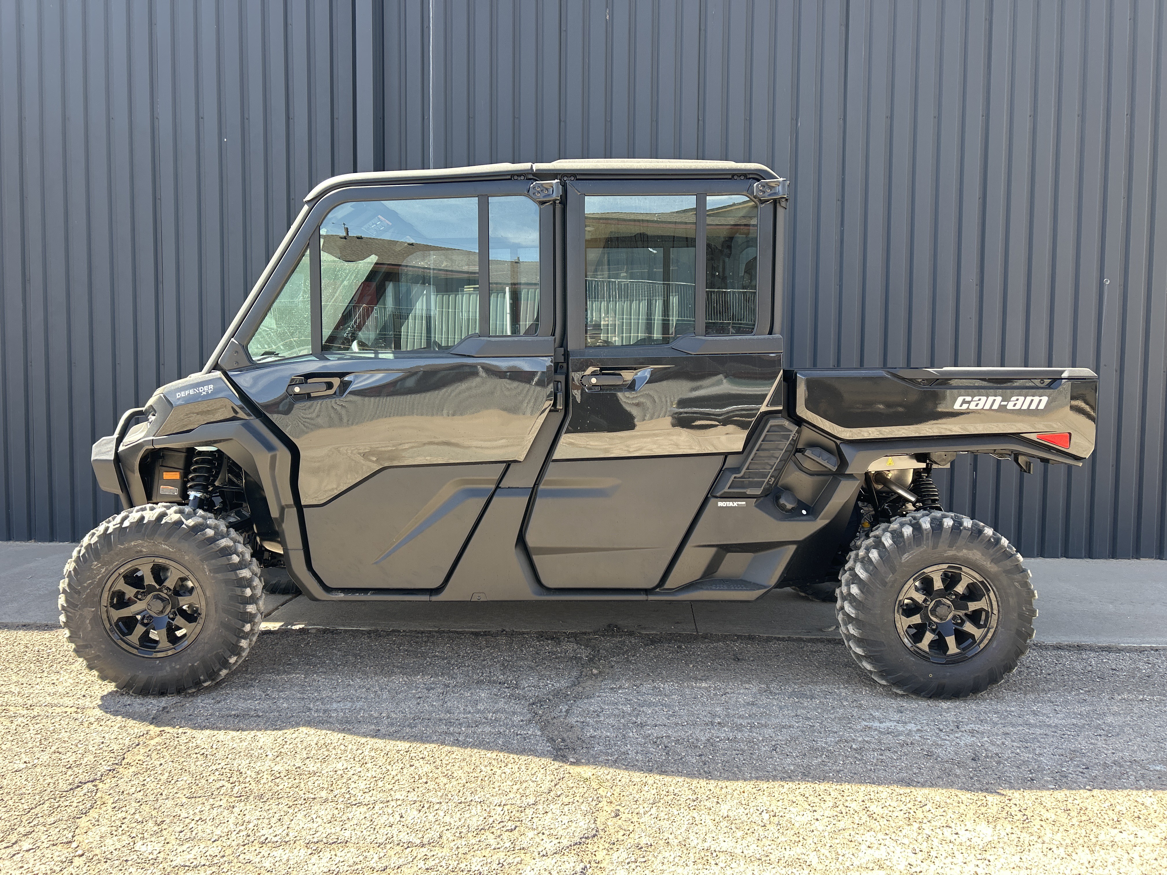 2026 Can-Am Defender MAX XT CAB HD11