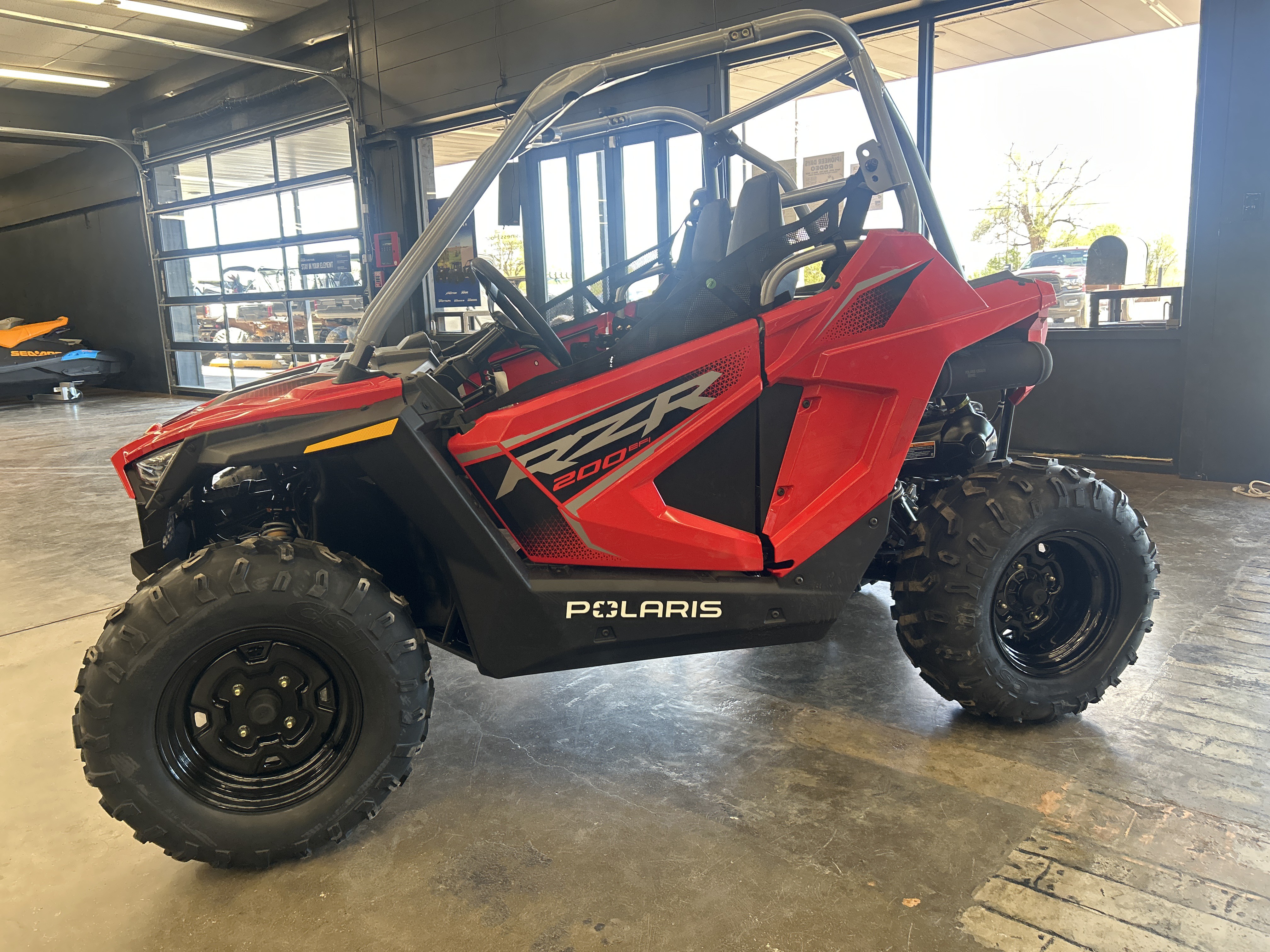 POLARIS 2サイクル　赤　まとめ売り New 2026 Polaris RZR 200 EFI, Clovis NM | Specs, Price, Photos
