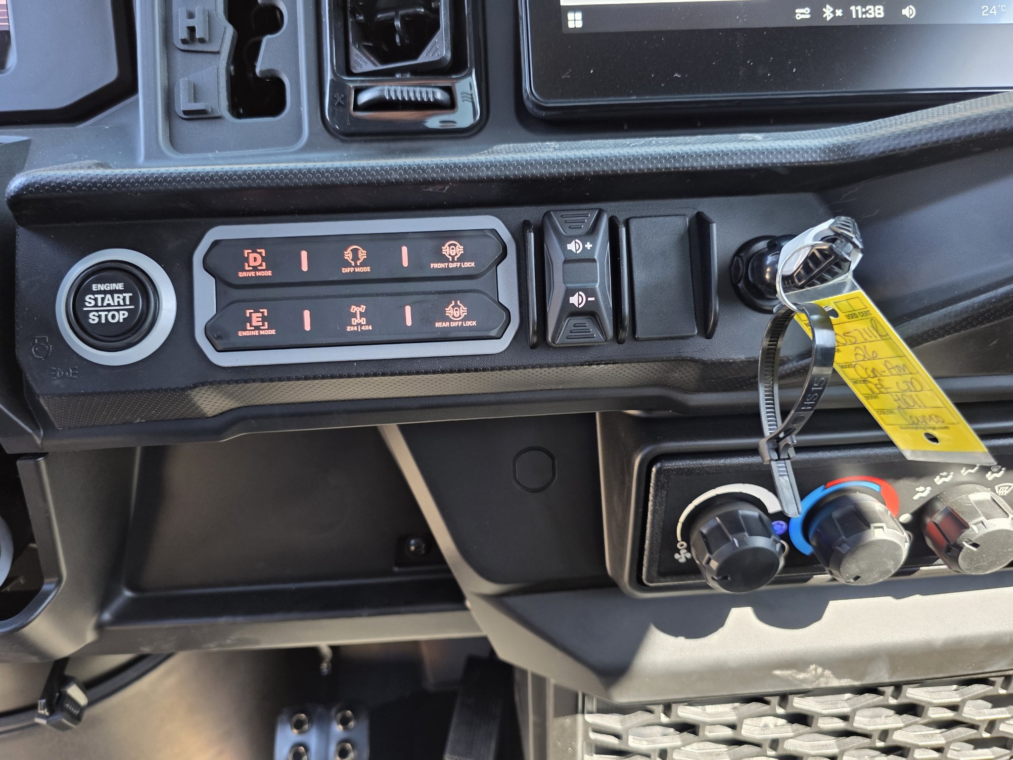 2026 Can-Am Defender Limited HD11
