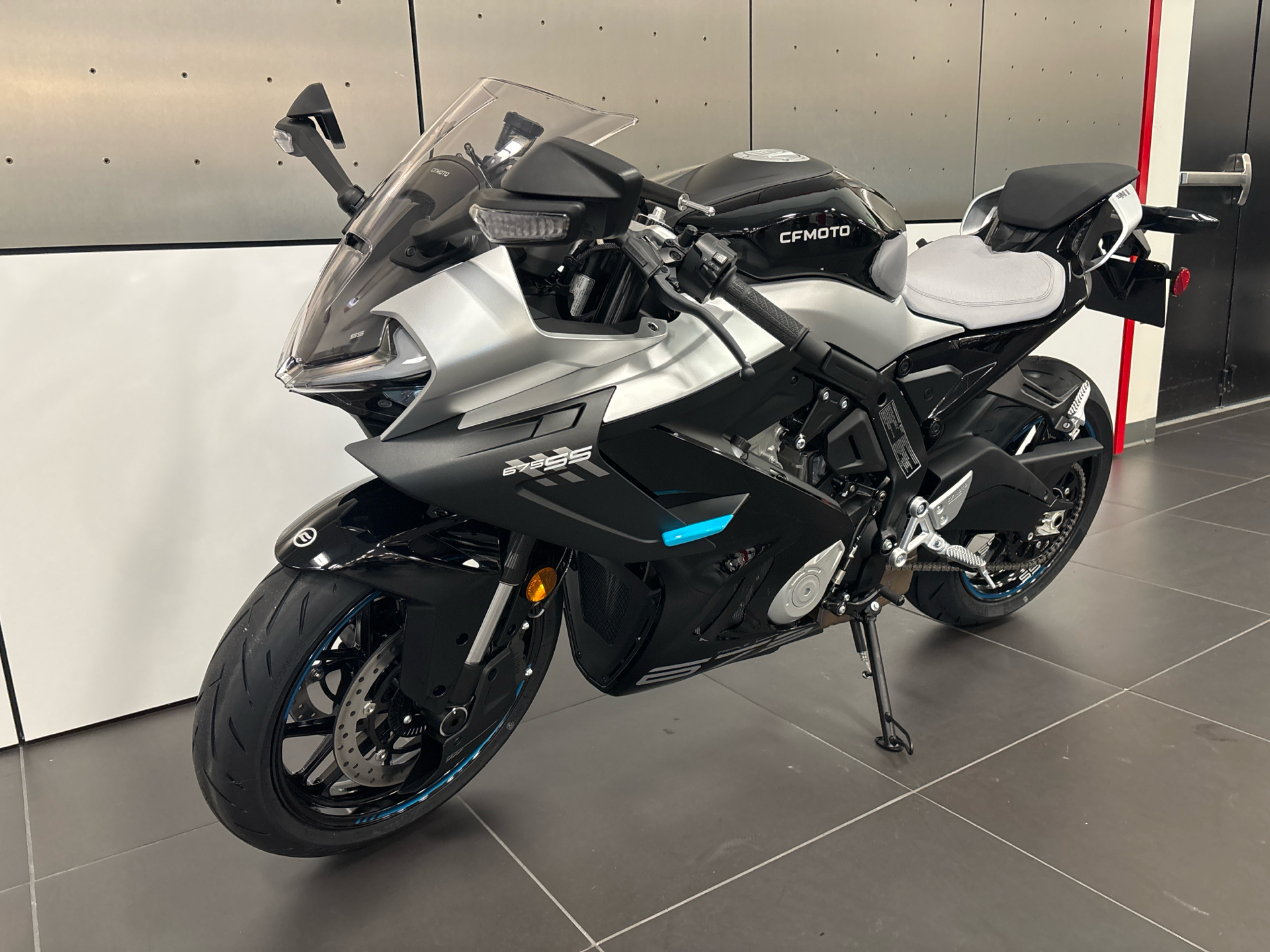 2026 CFMOTO 675SS | New Motorcycle For Sale | De Pere, Wisconsin
