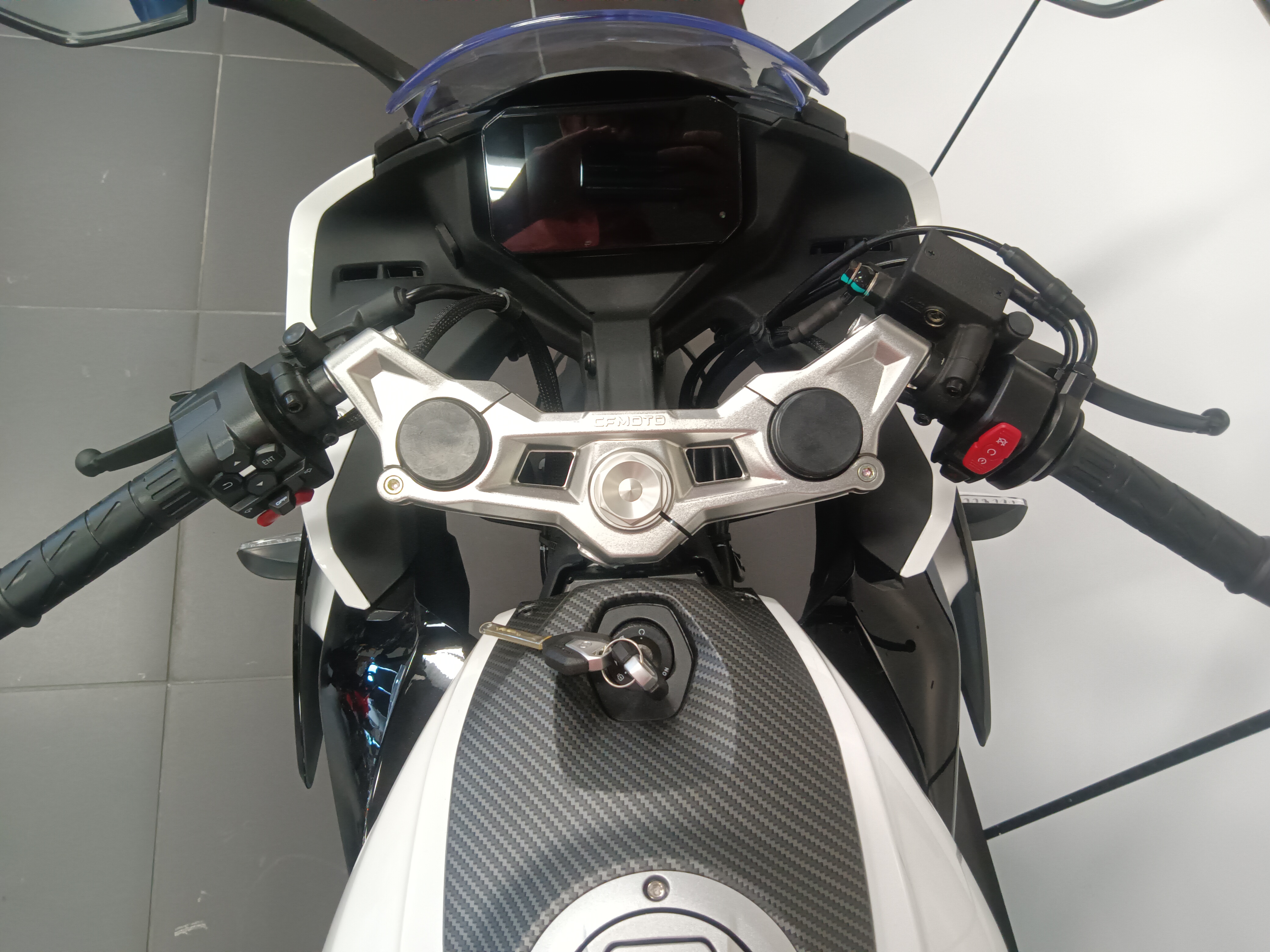 2025 CFMOTO 300SS | New Motorcycle For Sale | De Pere