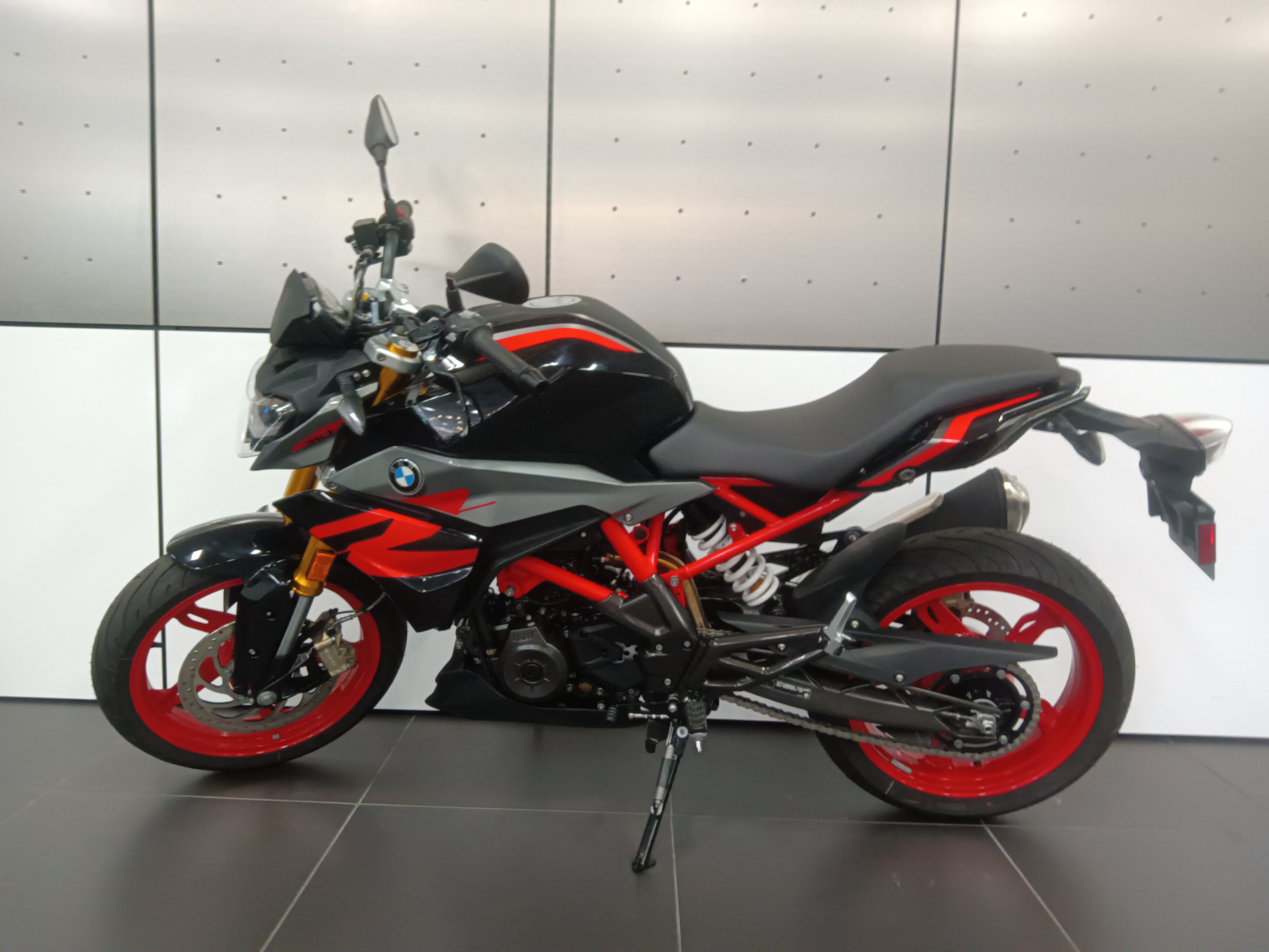 2025 BMW G 310 R | New Motorcycle For Sale | De Pere, Wisconsin