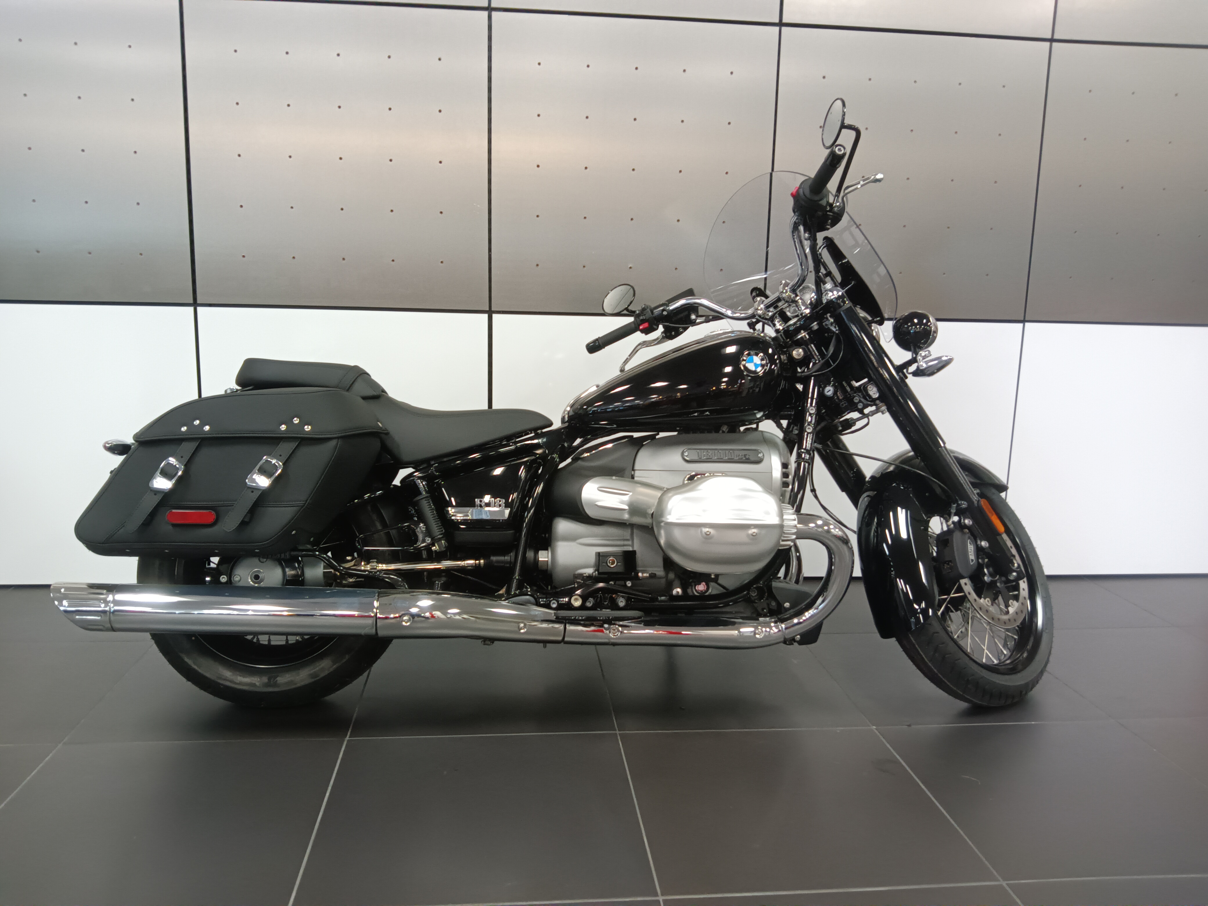 2025 BMW R 18 Classic | New Motorcycle For Sale | De Pere