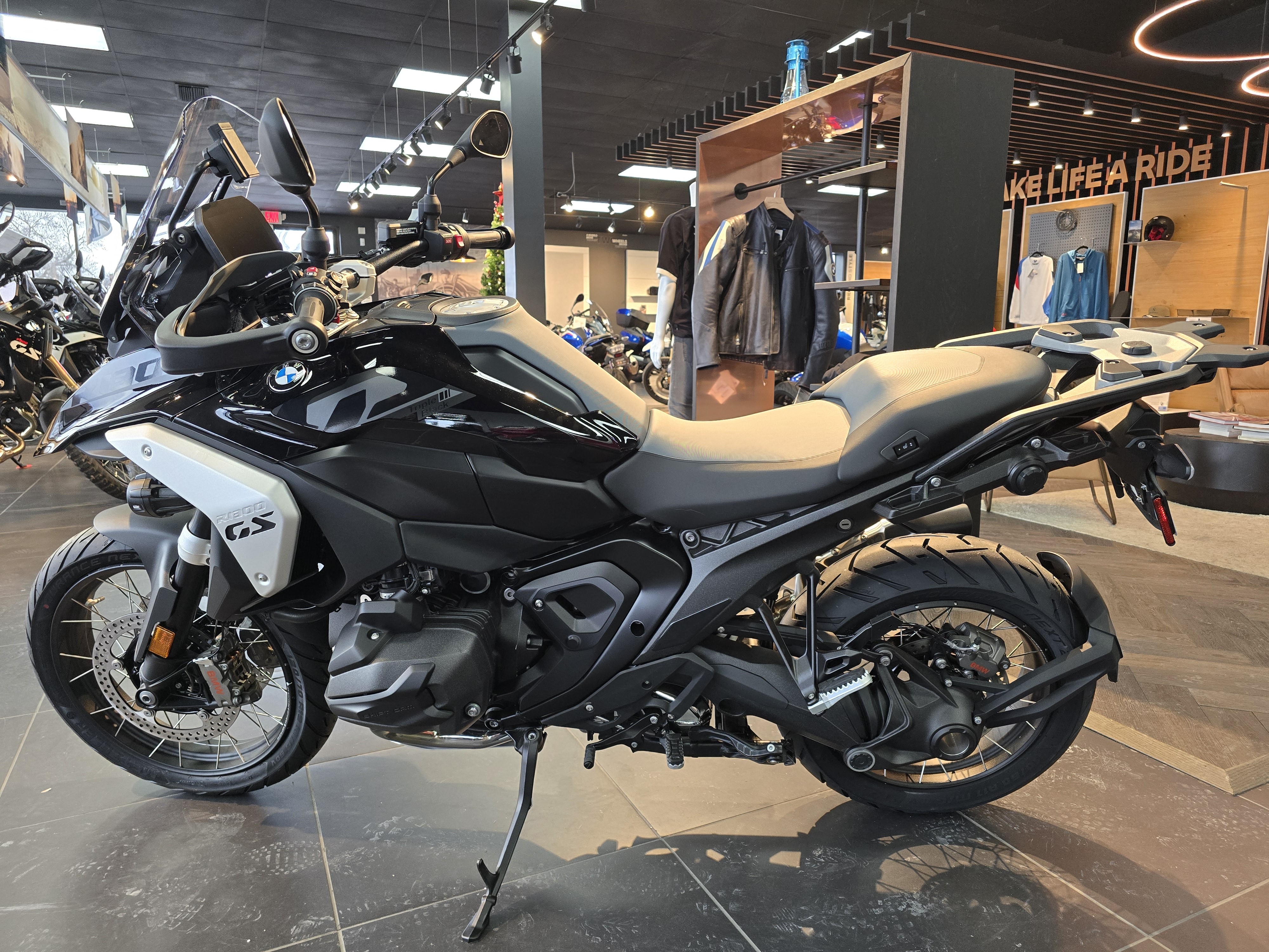 2026 BMW R 1300 GS 9