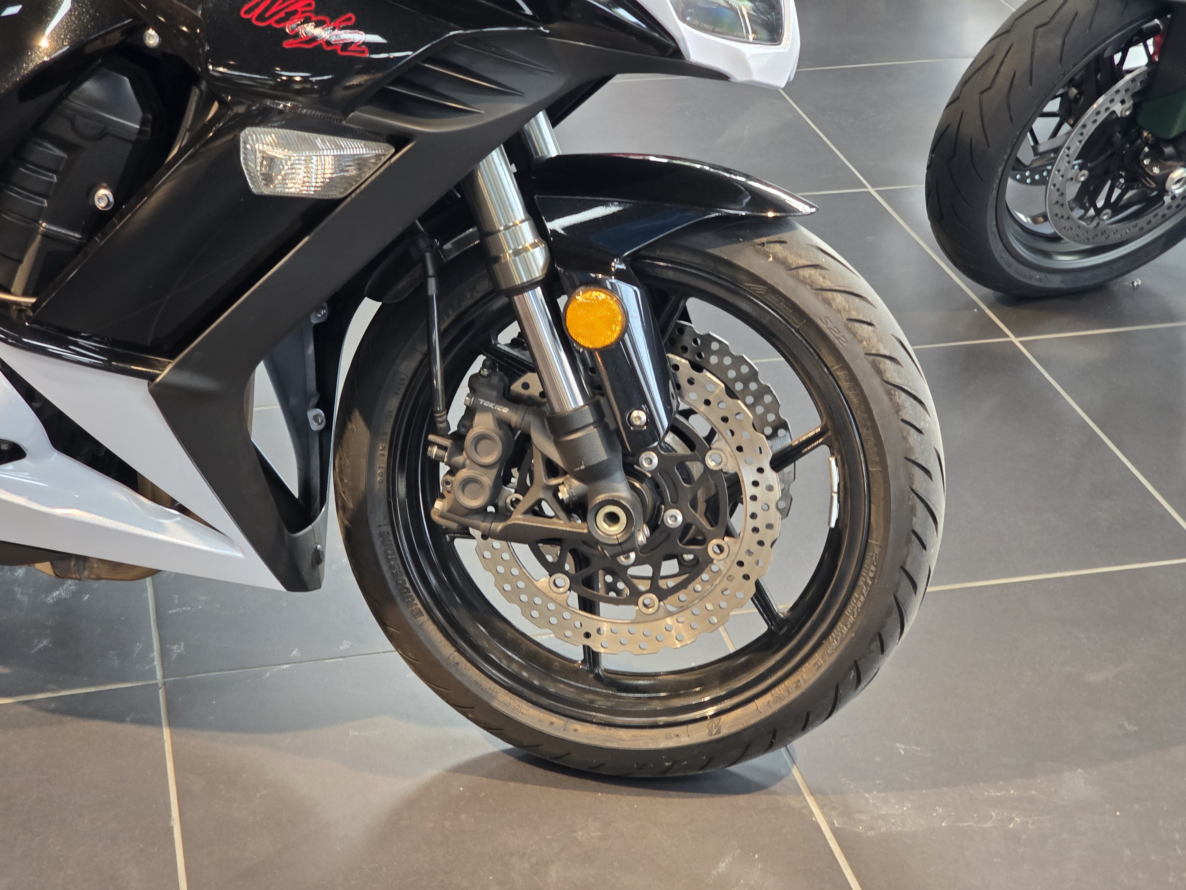 Used 2013 Kawasaki Ninja® 1000 Pearl Stardust White / Metallic