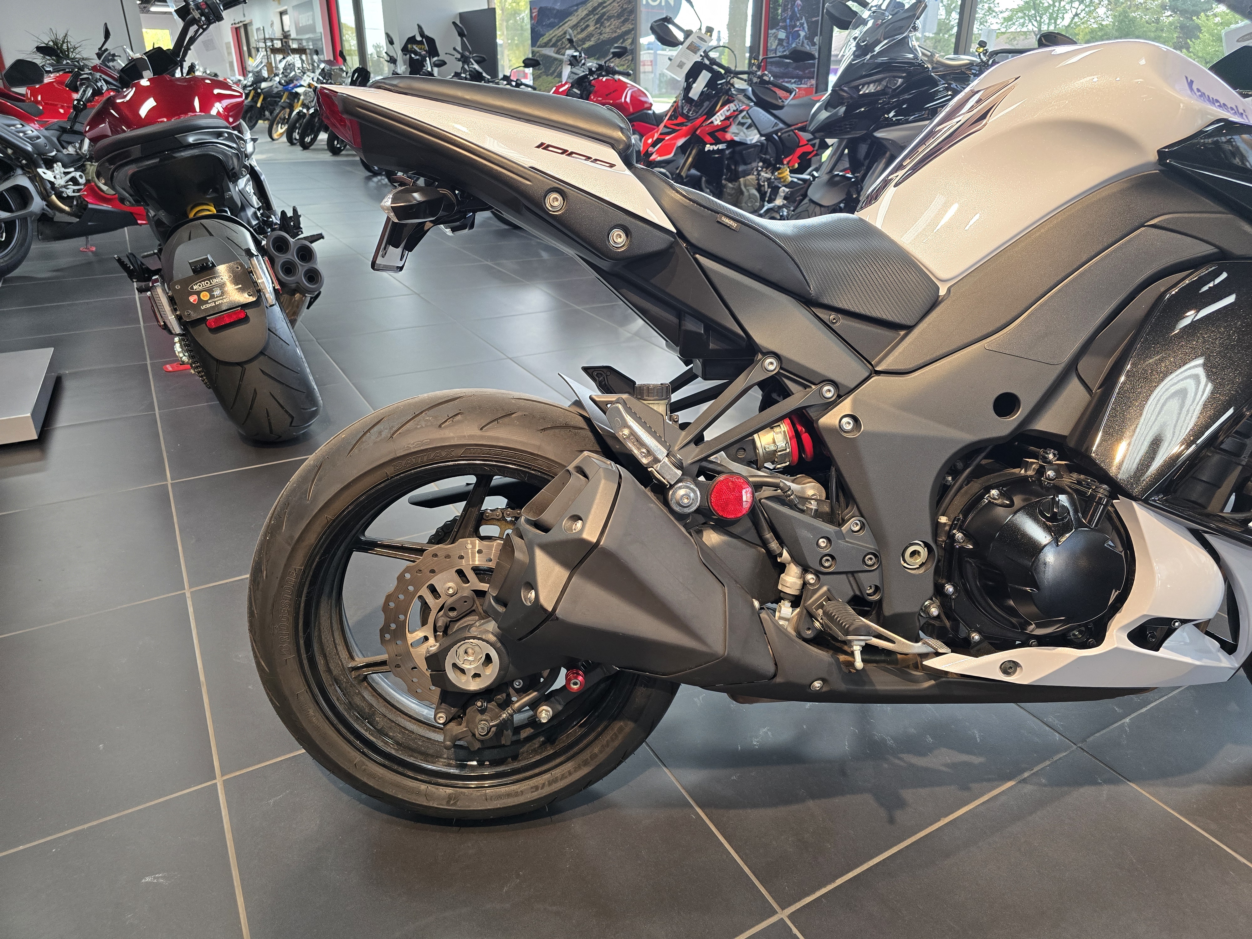 Used 2013 Kawasaki Ninja® 1000 Pearl Stardust White / Metallic