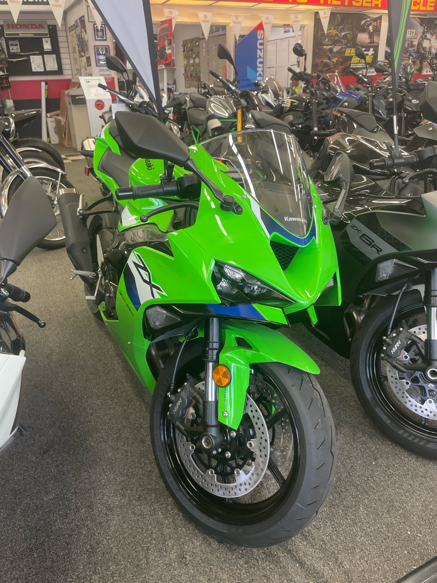 2026 Kawasaki Ninja® ZX-6R ABS 1