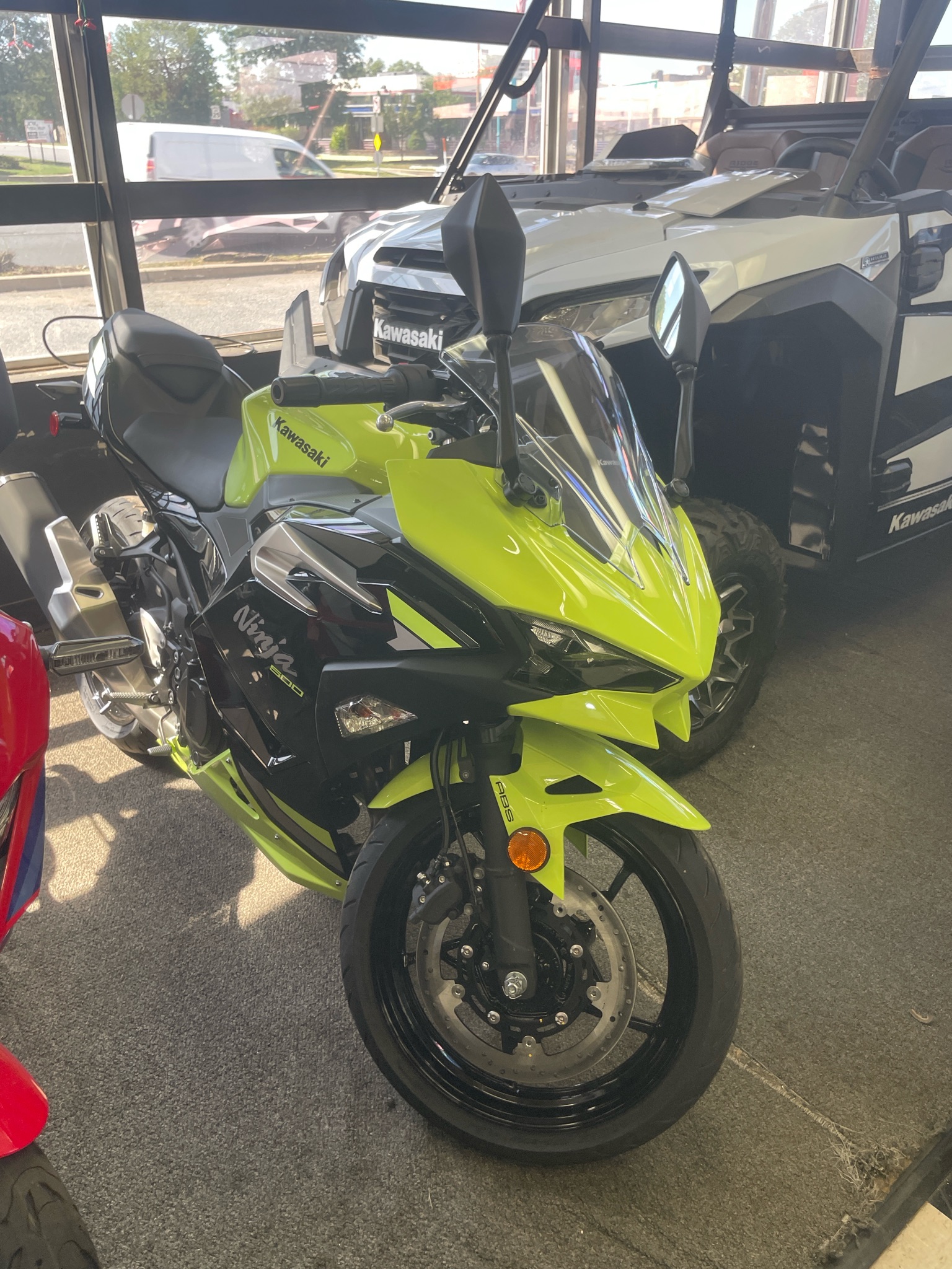 2026 Kawasaki Ninja® 500 ABS 1