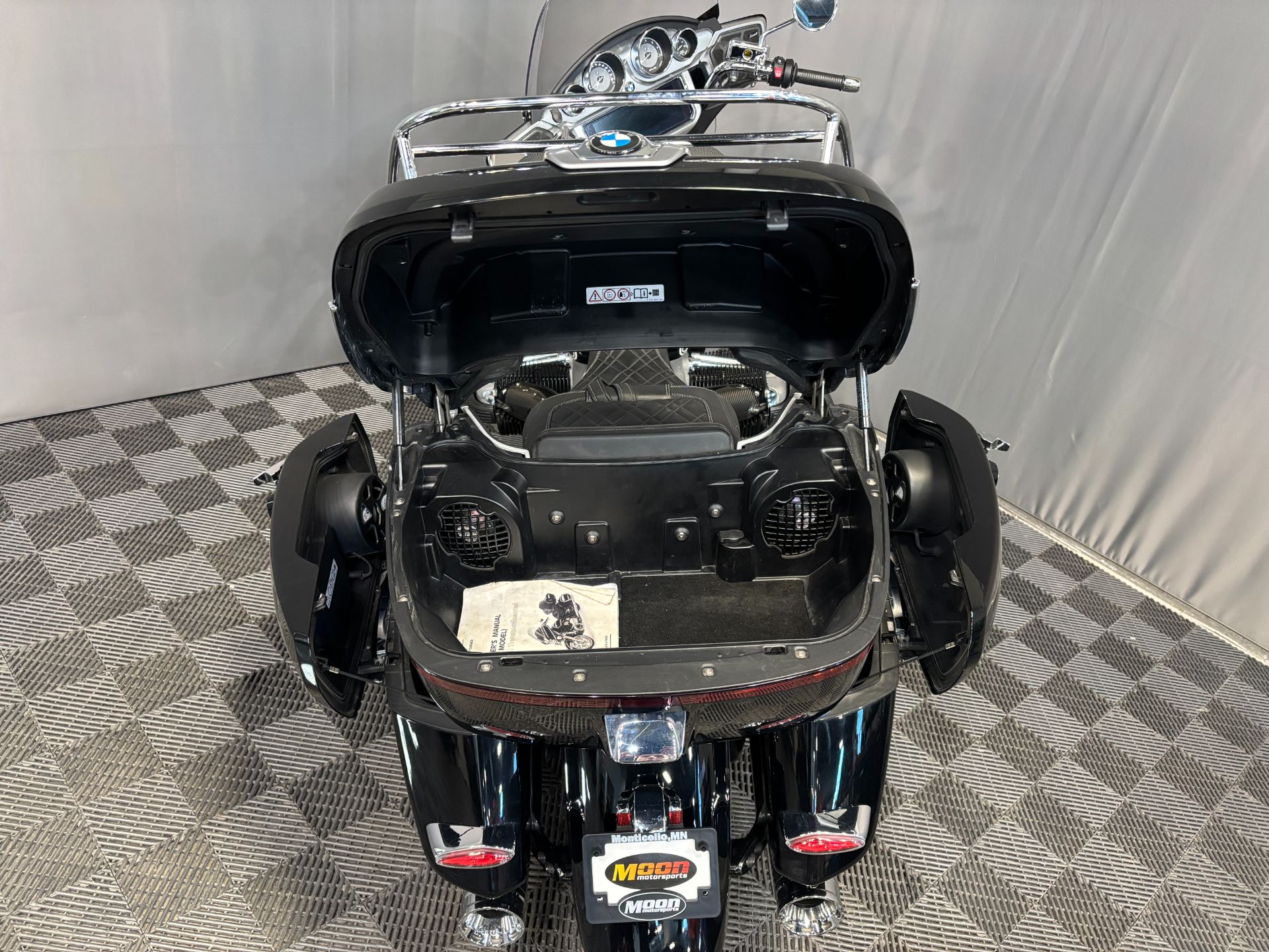 2022 BMW R 18 Transcontinental 9