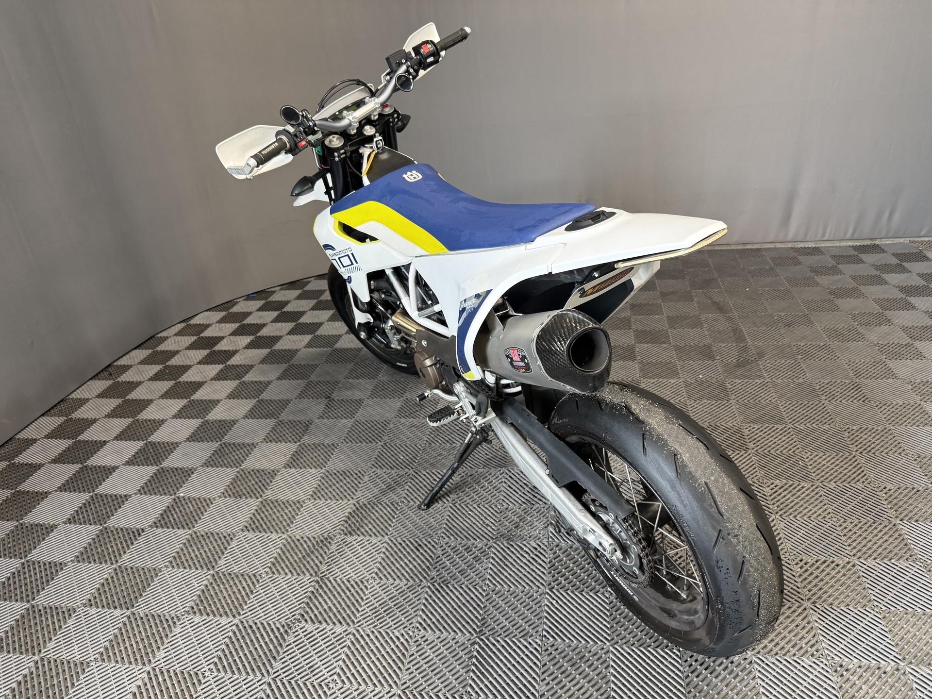 2019 Husqvarna 701 Supermoto 3