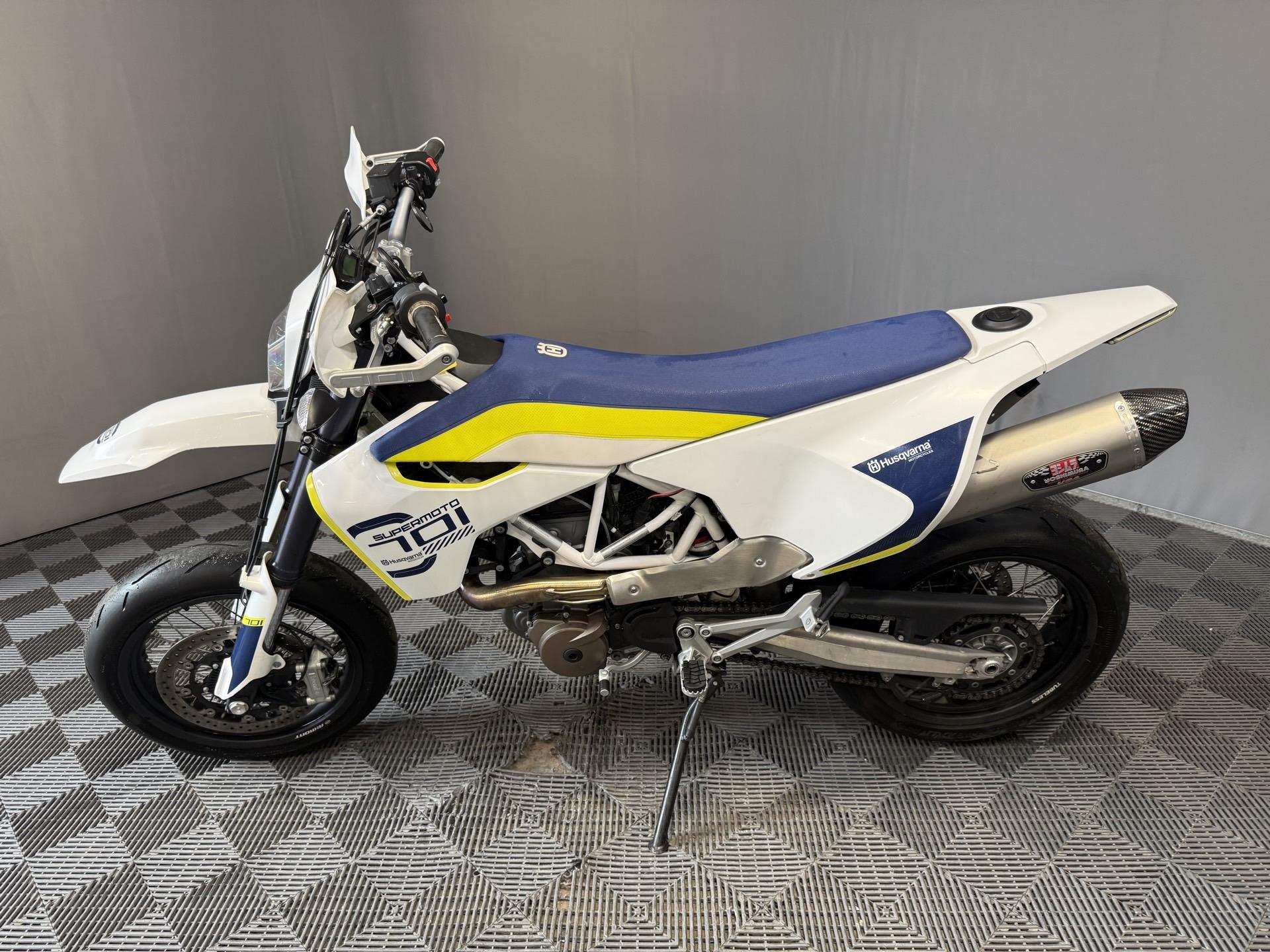 2019 Husqvarna 701 Supermoto 5