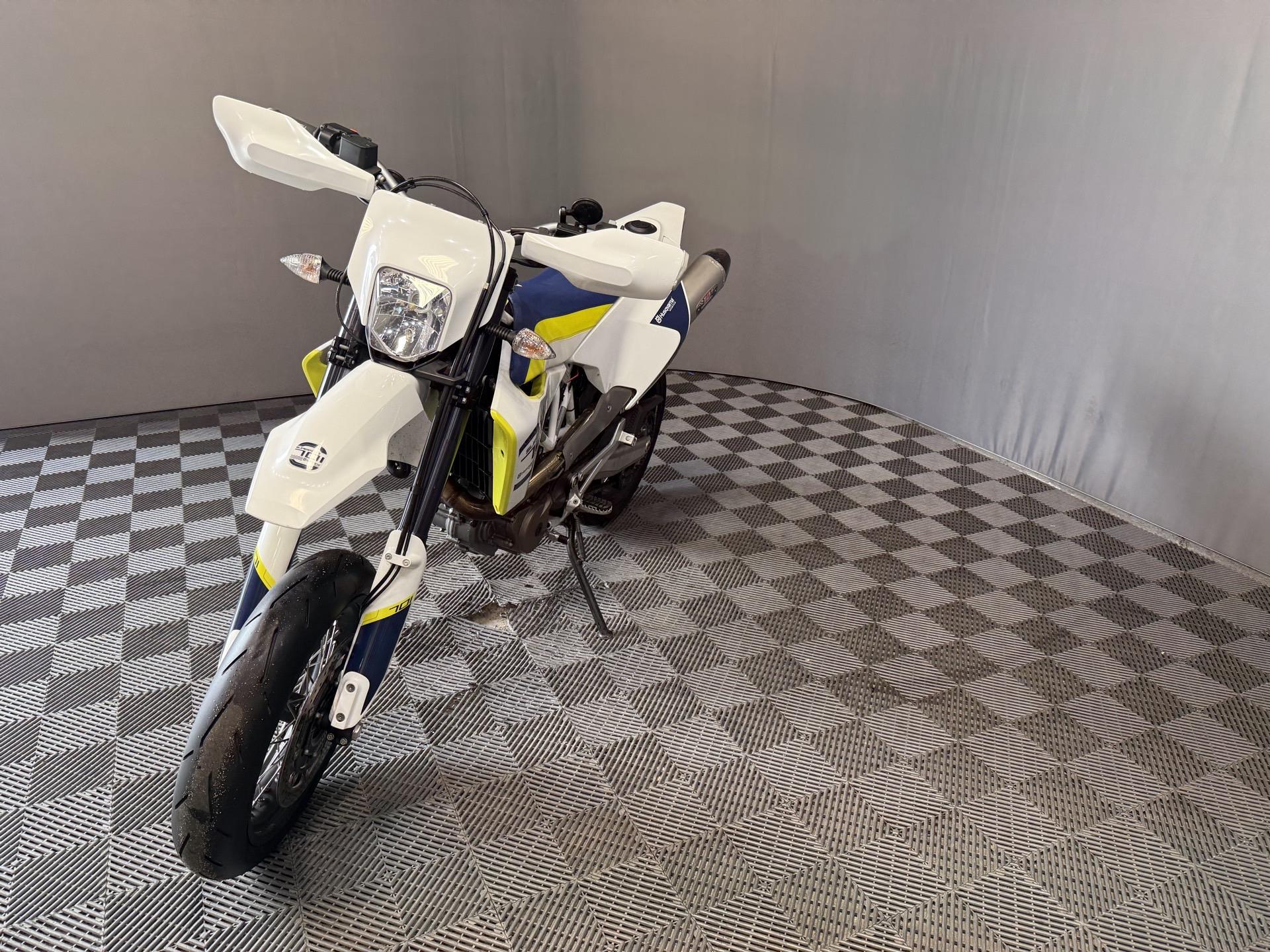 2019 Husqvarna 701 Supermoto 7