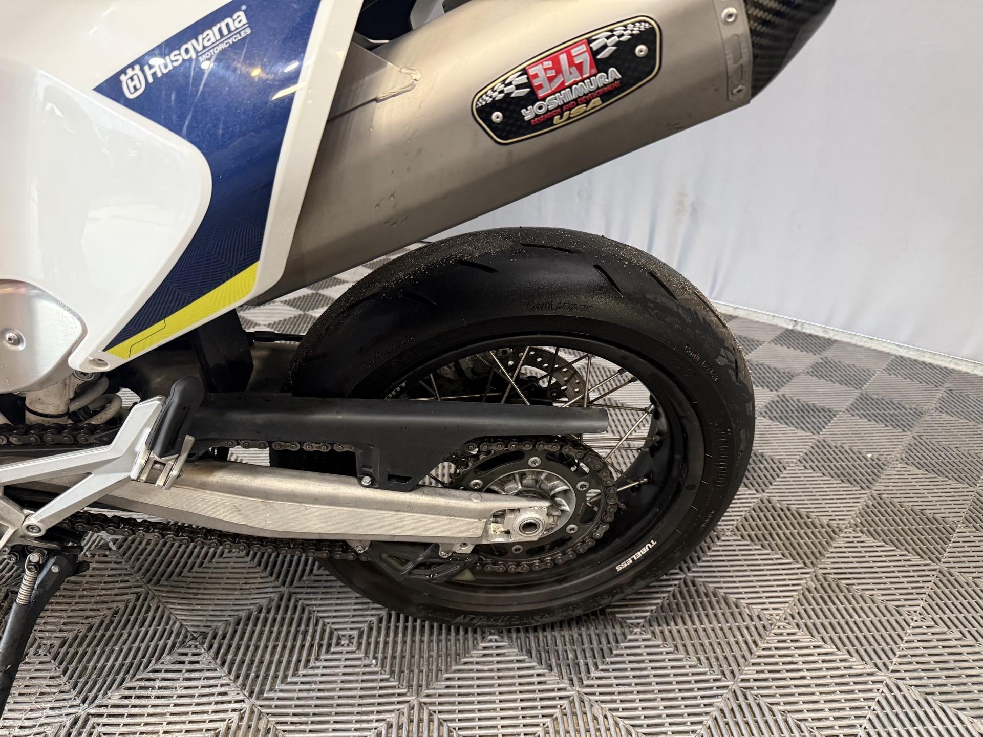 2019 Husqvarna 701 Supermoto 9