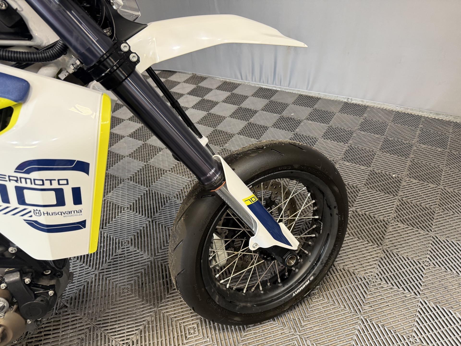 2019 Husqvarna 701 Supermoto 12