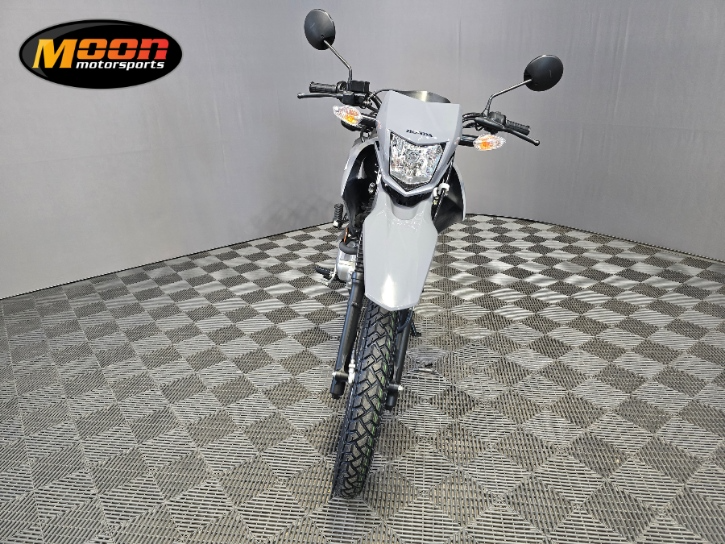 2025 Honda XR150L 3