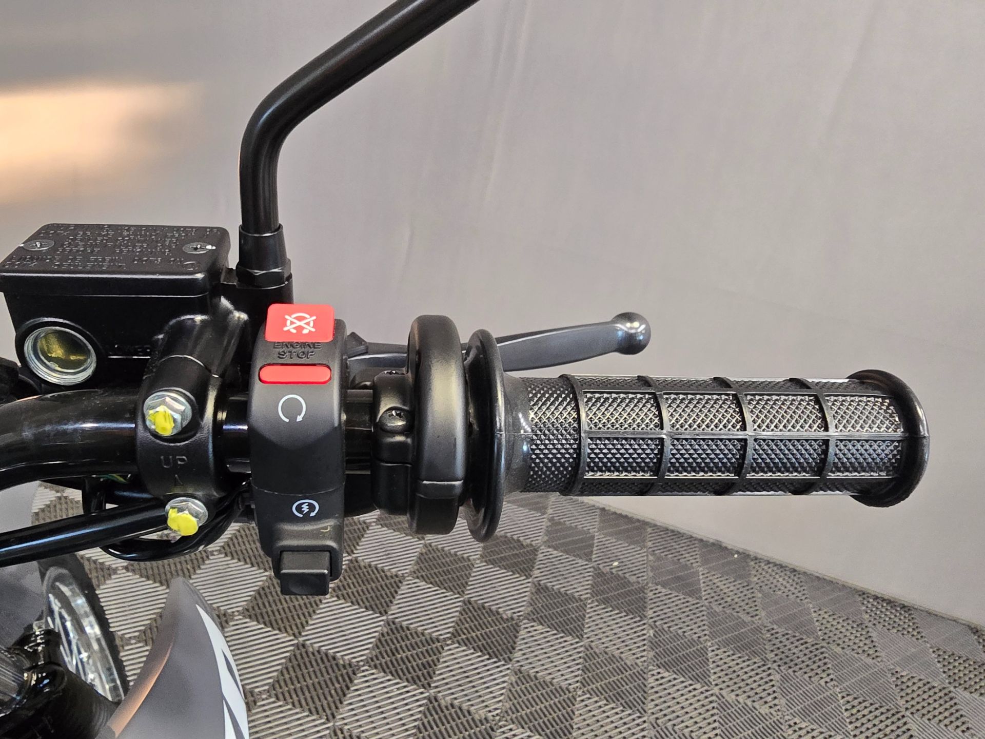 2025 Honda XR150L 6
