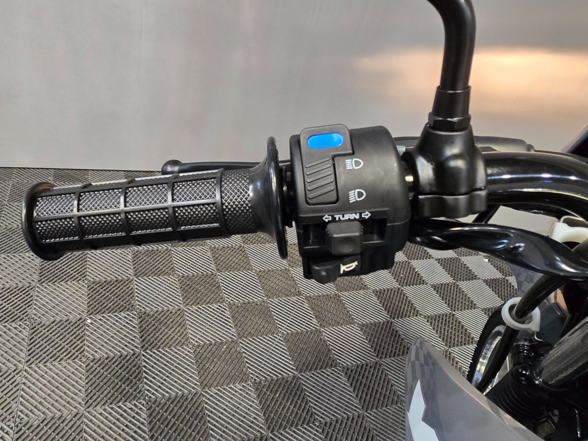 2025 Honda XR150L 7