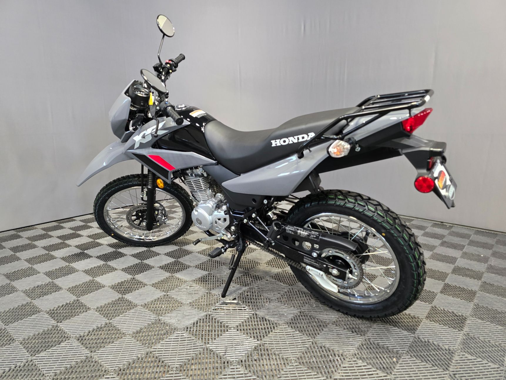 2025 Honda XR150L 11