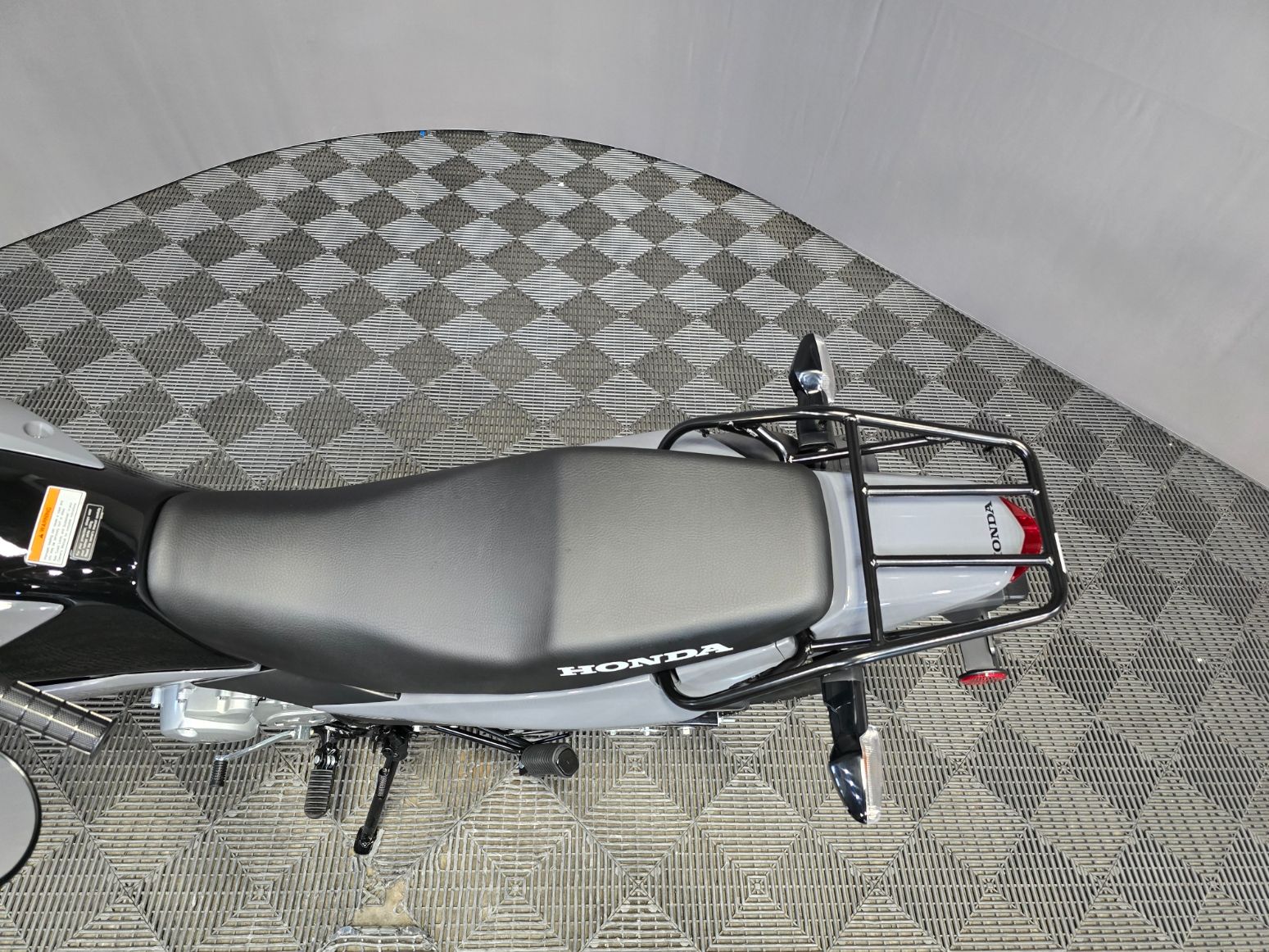 2025 Honda XR150L 12