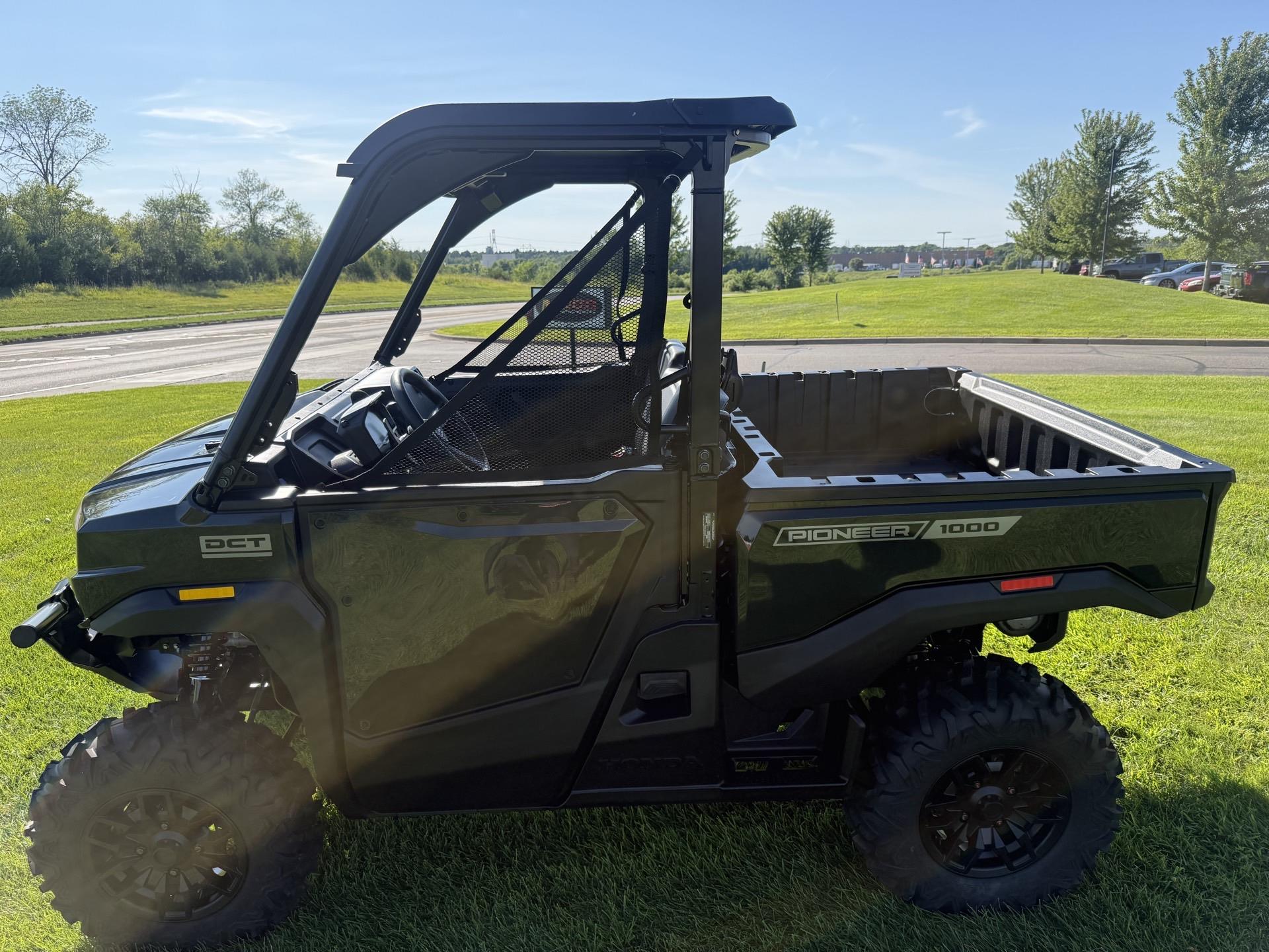 2026 Honda Pioneer 1000 Deluxe 1