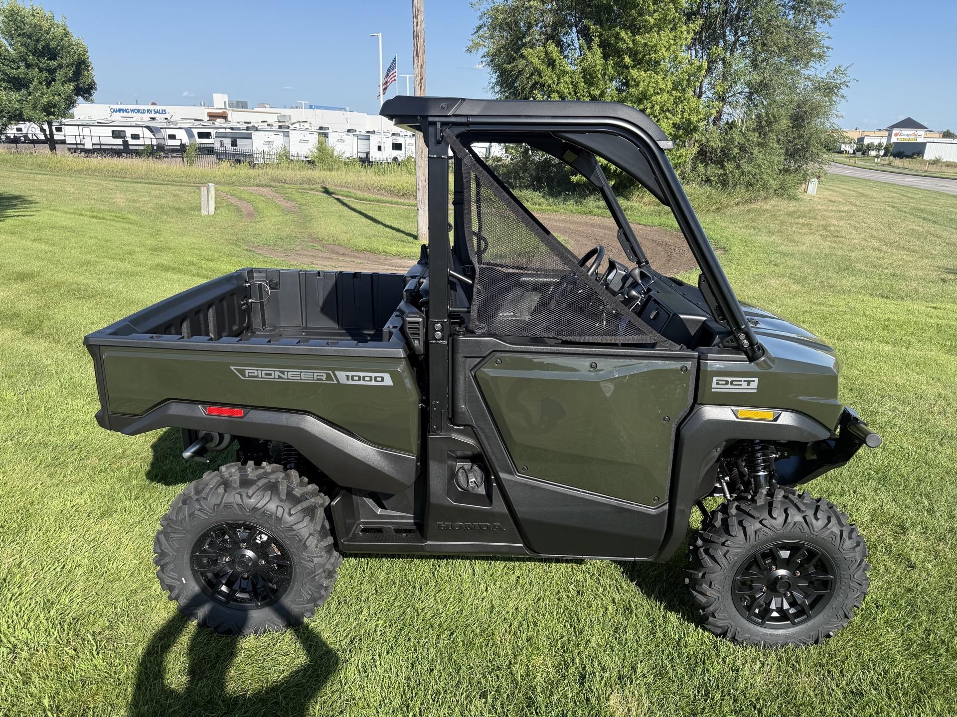 2026 Honda Pioneer 1000 Deluxe 3