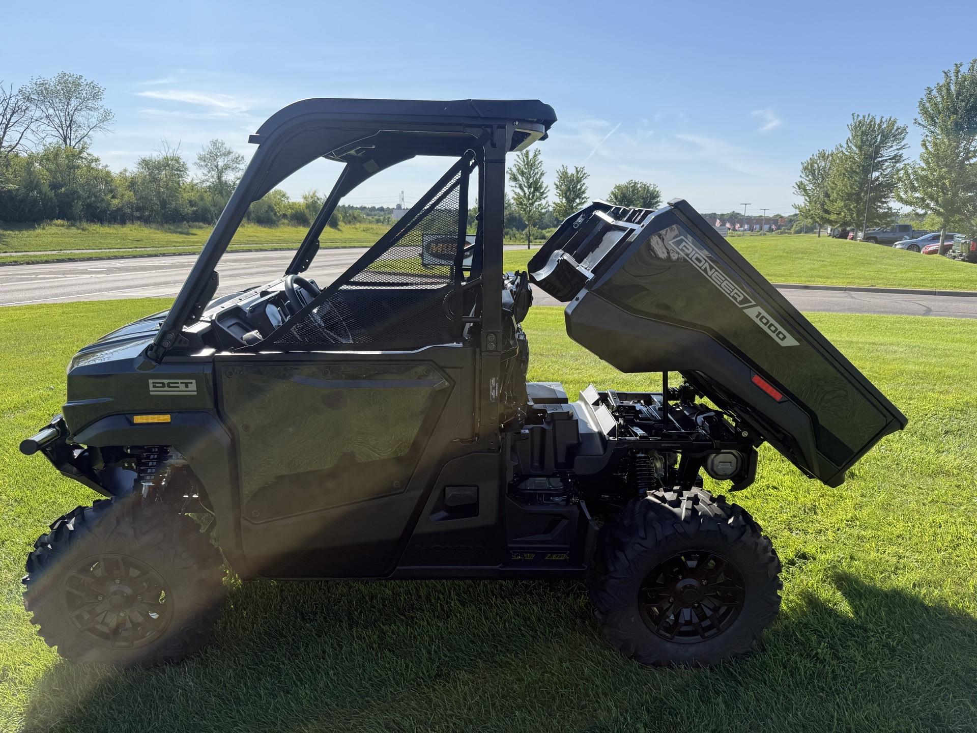 2026 Honda Pioneer 1000 Deluxe 5