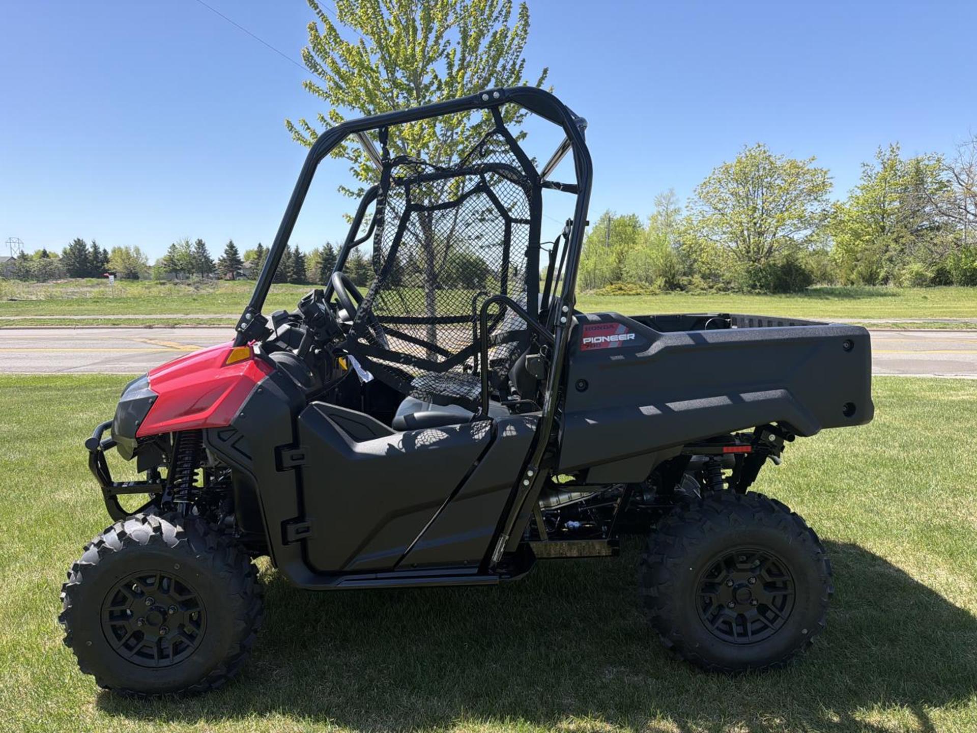 2026 Honda Pioneer 700 Deluxe 5