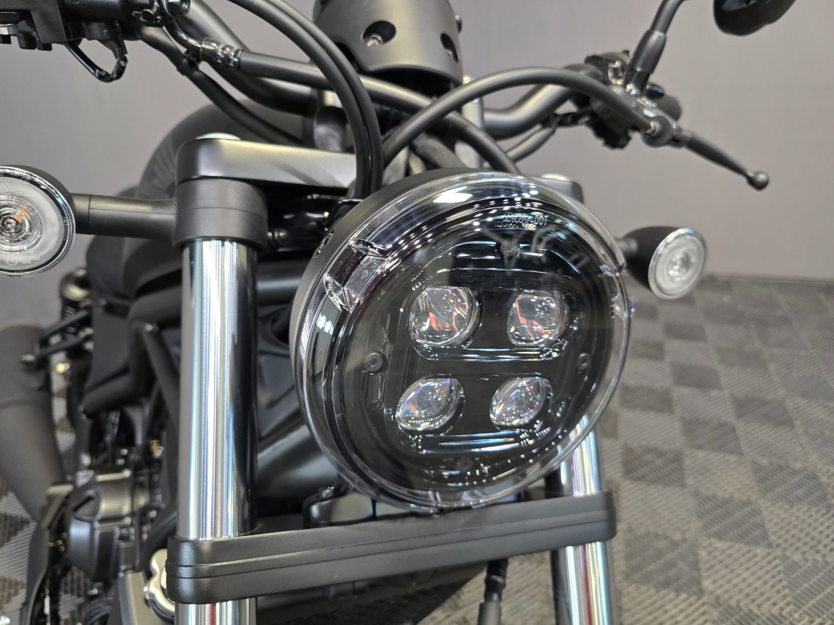 2025 Honda Rebel 300 10