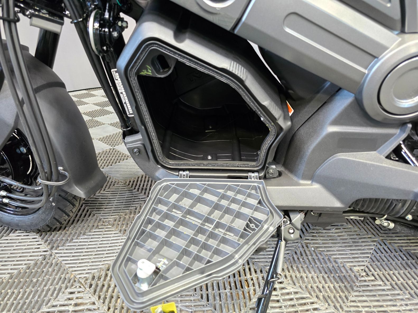 2025 Honda Navi 9