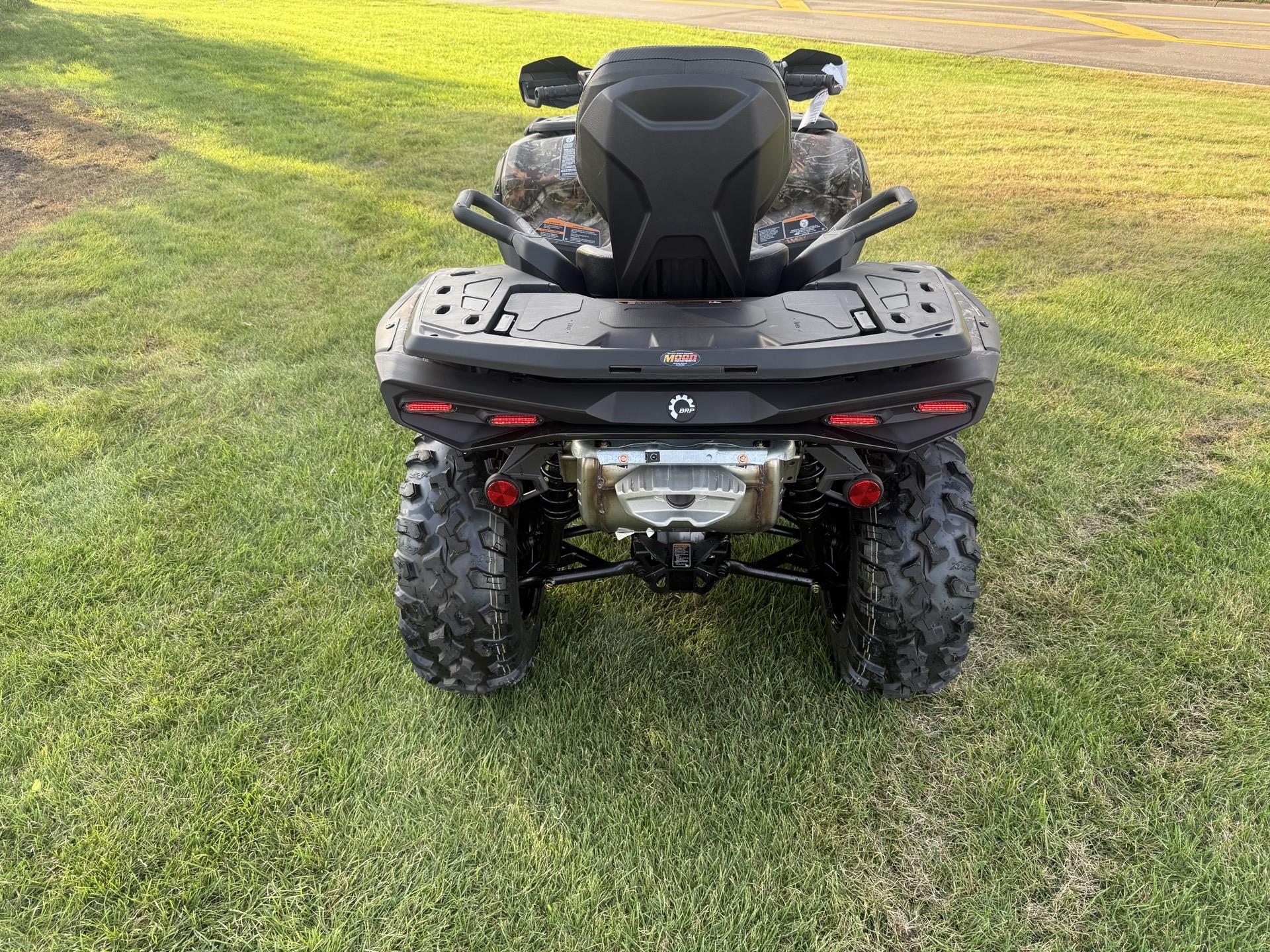 2027 Can-Am™ Outlander MAX XT 1000 3