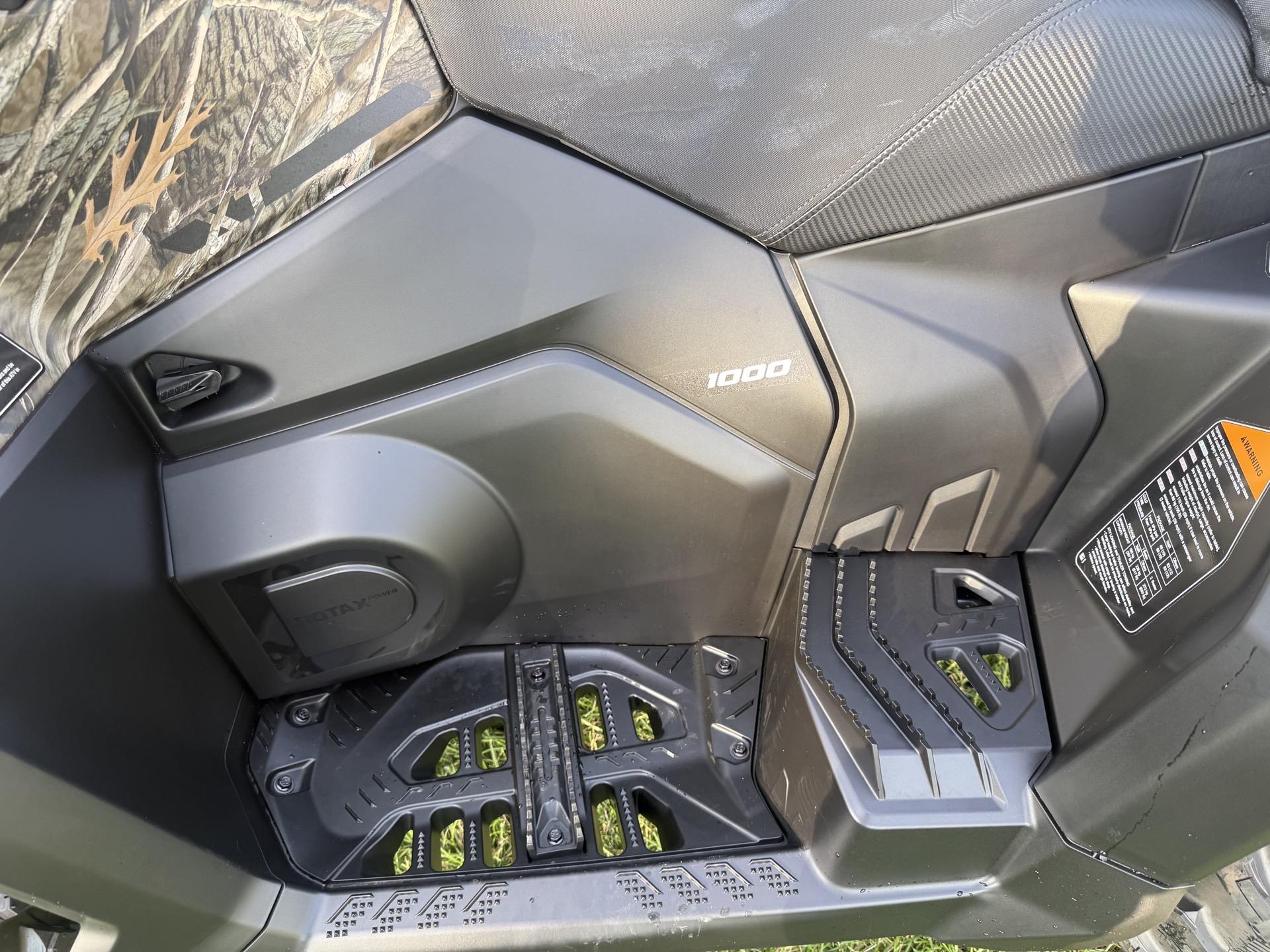 2027 Can-Am™ Outlander MAX XT 1000 12