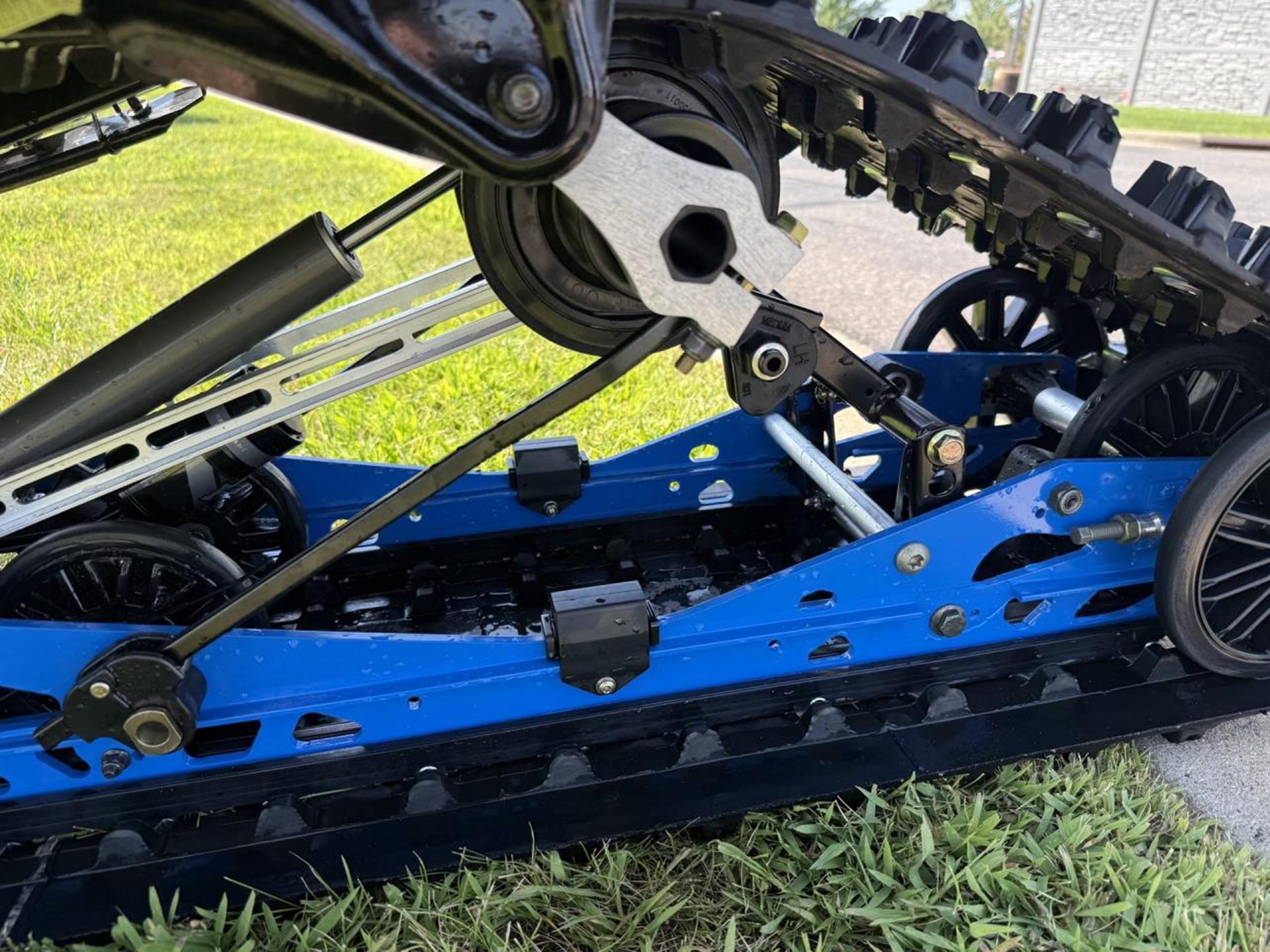 2026 Polaris 650 INDY Adventure 137 ES 12
