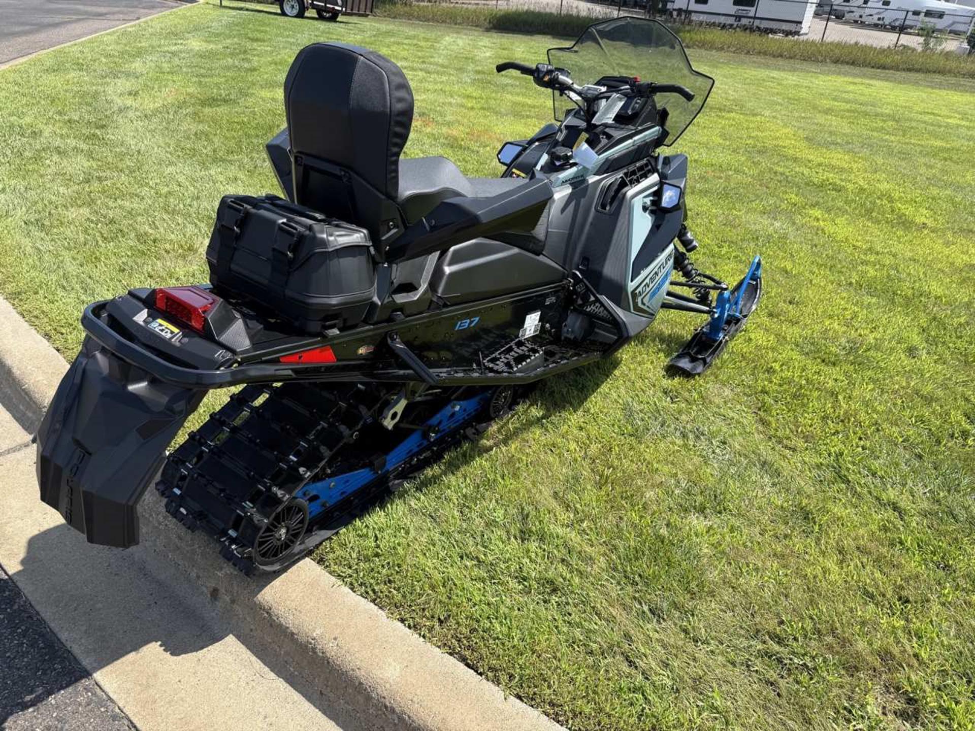 2026 Polaris 650 INDY Adventure 137 ES 7