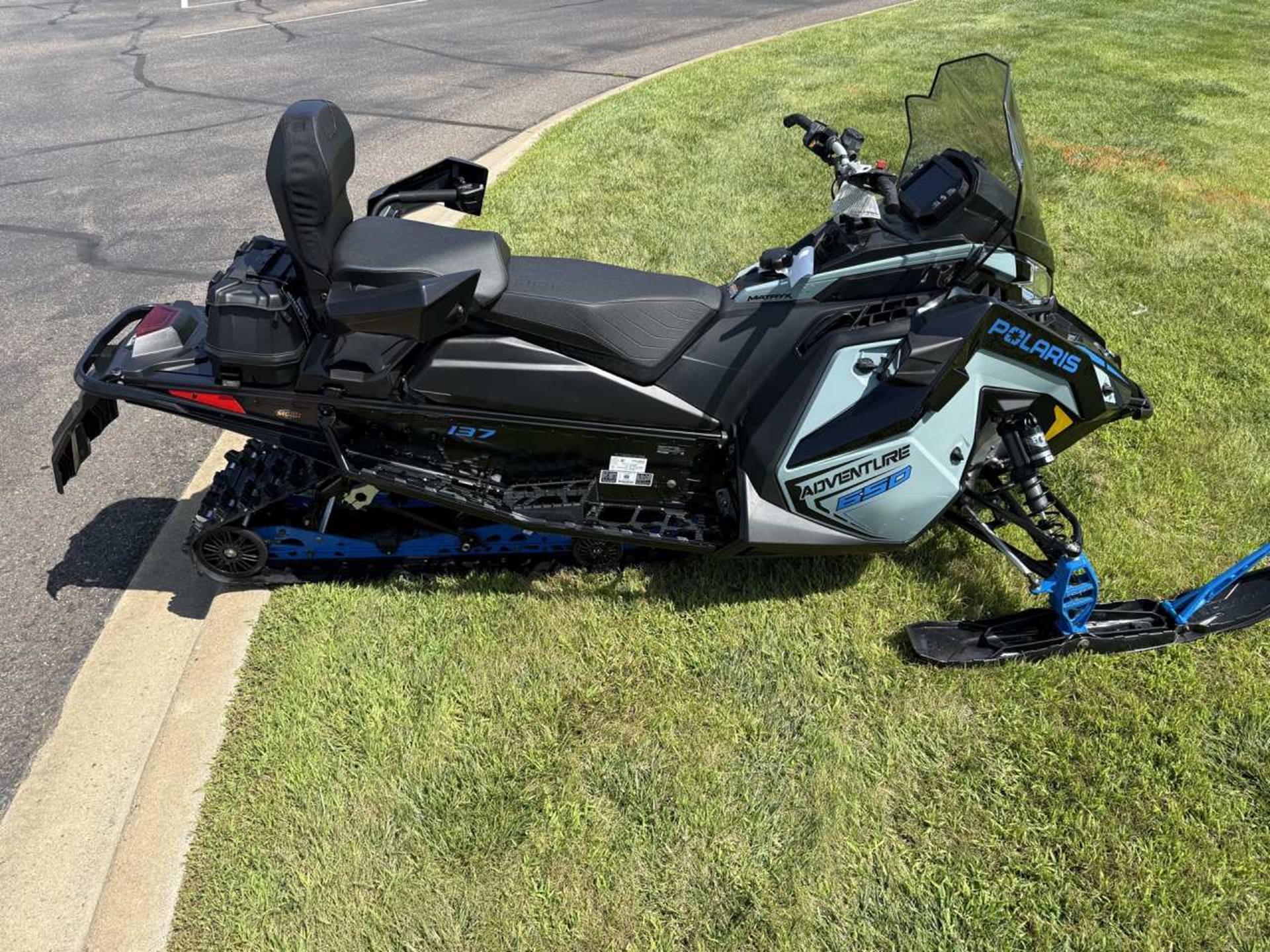2026 Polaris 650 INDY Adventure 137 ES 8