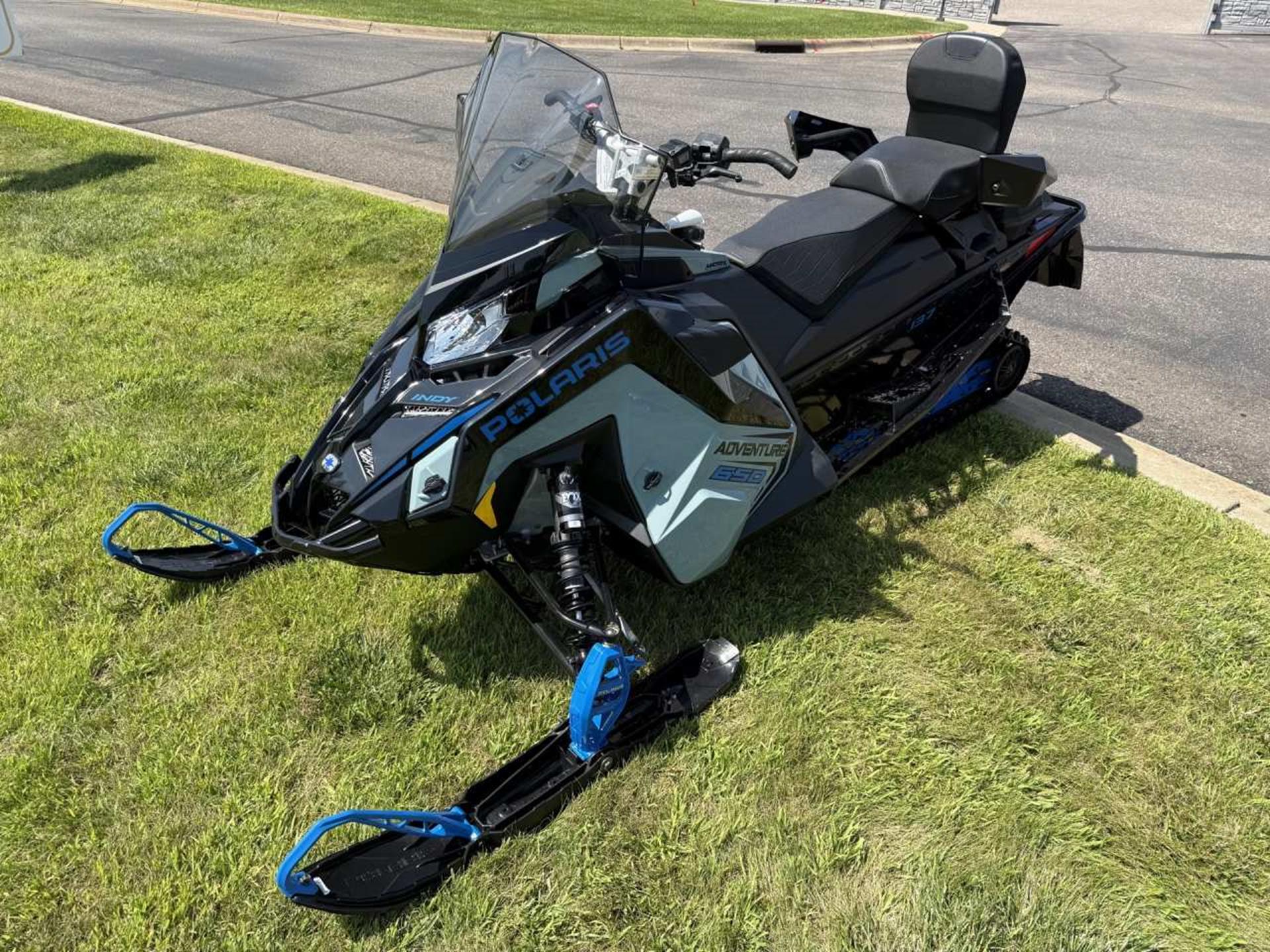 2026 Polaris 650 INDY Adventure 137 ES 11