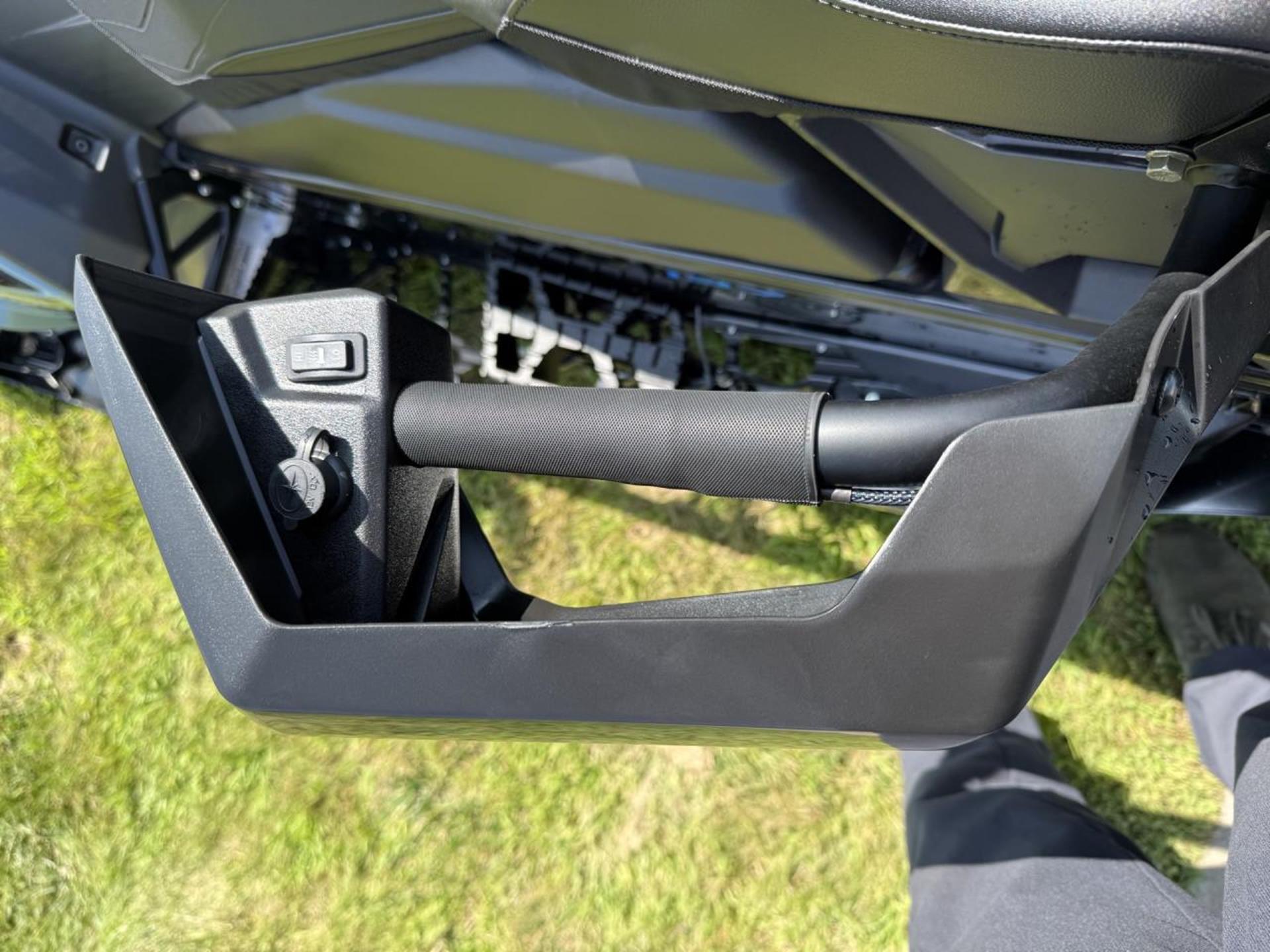 2026 Polaris 650 INDY Adventure 137 ES 12