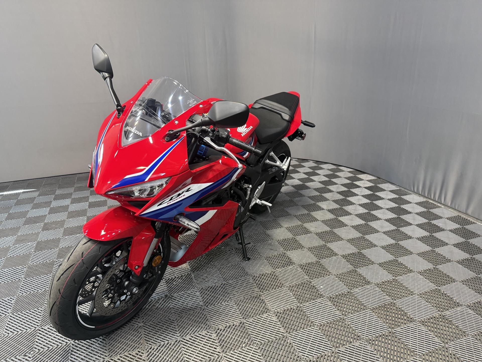 2026 Honda CBR650R E-Clutch 3