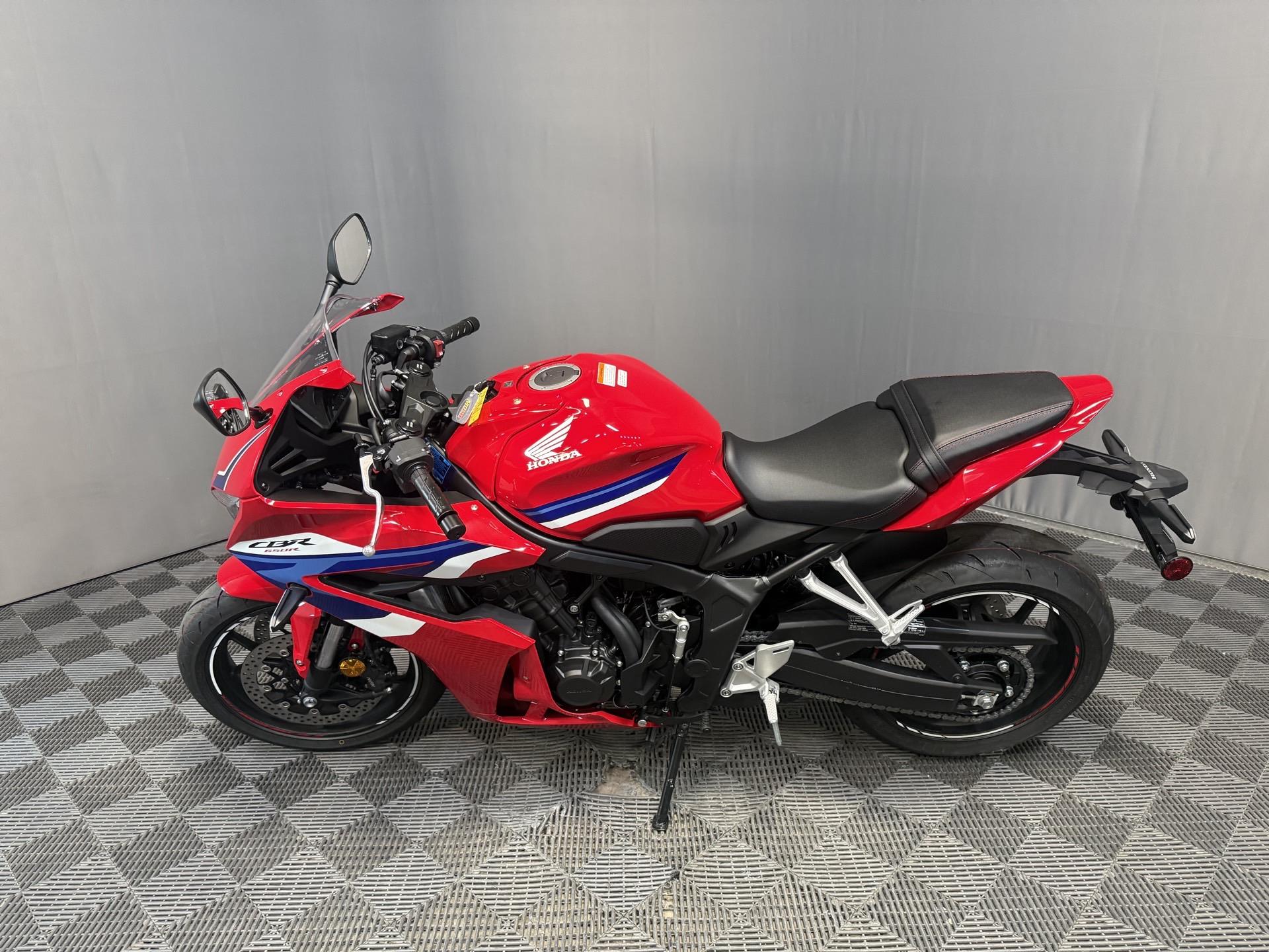 2026 Honda CBR650R E-Clutch 8