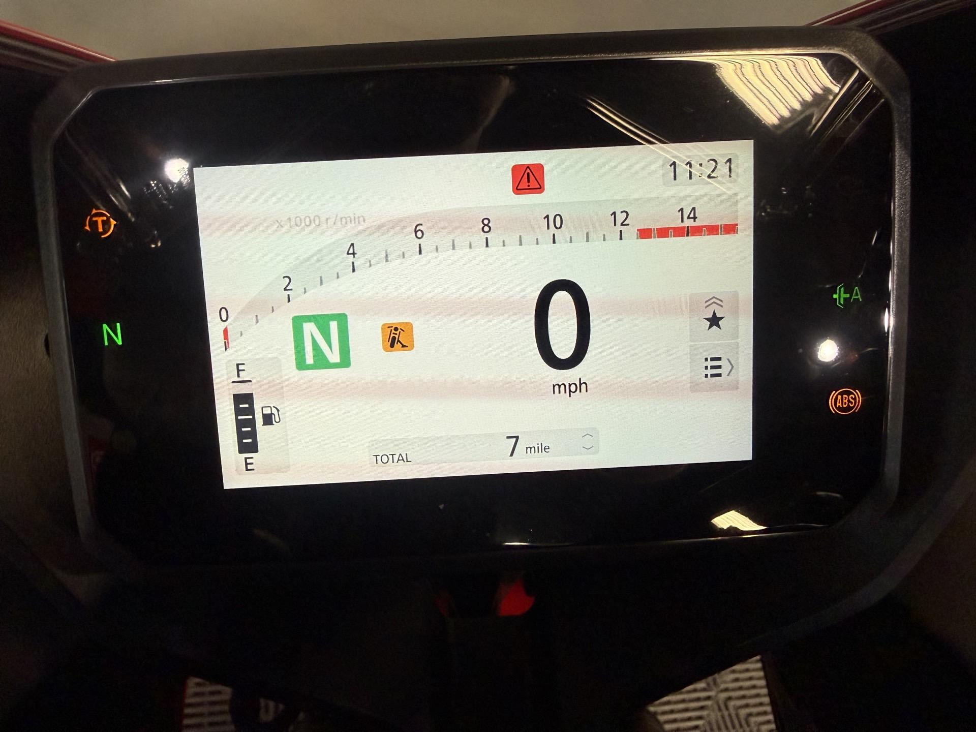 2026 Honda CBR650R E-Clutch 9