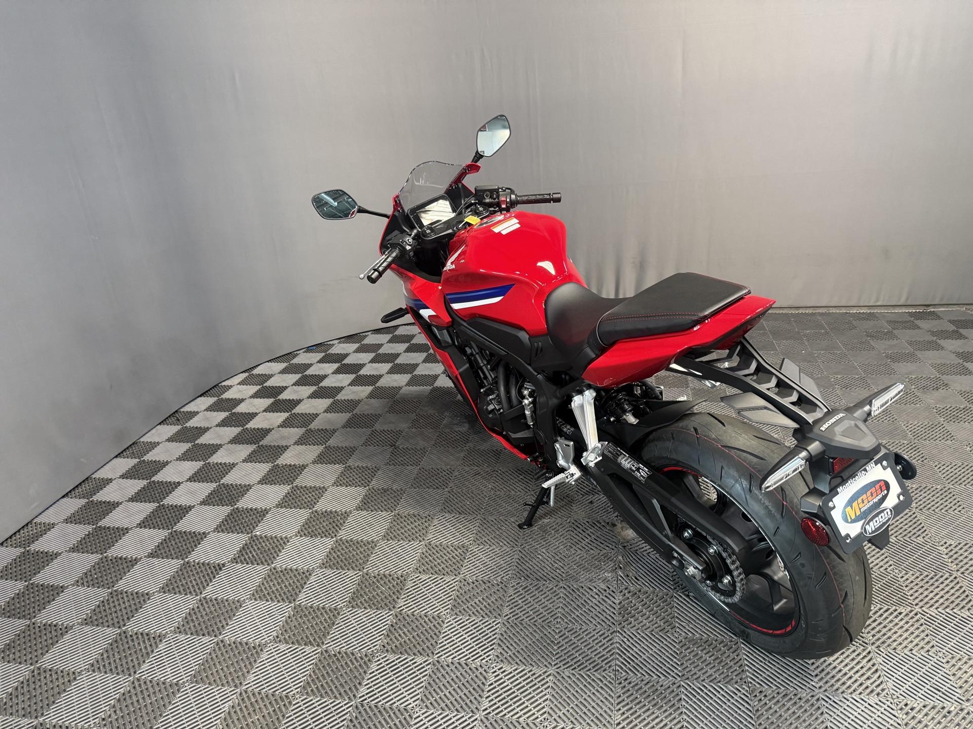 2026 Honda CBR650R E-Clutch 10