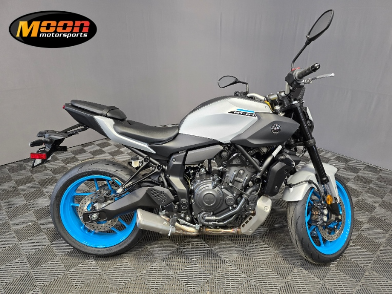 サービスマニュアルＭＴー０７ ワイズギア YAMAHA MT-07/MT-07A（'16） サービスマニュアル QQS-CLT