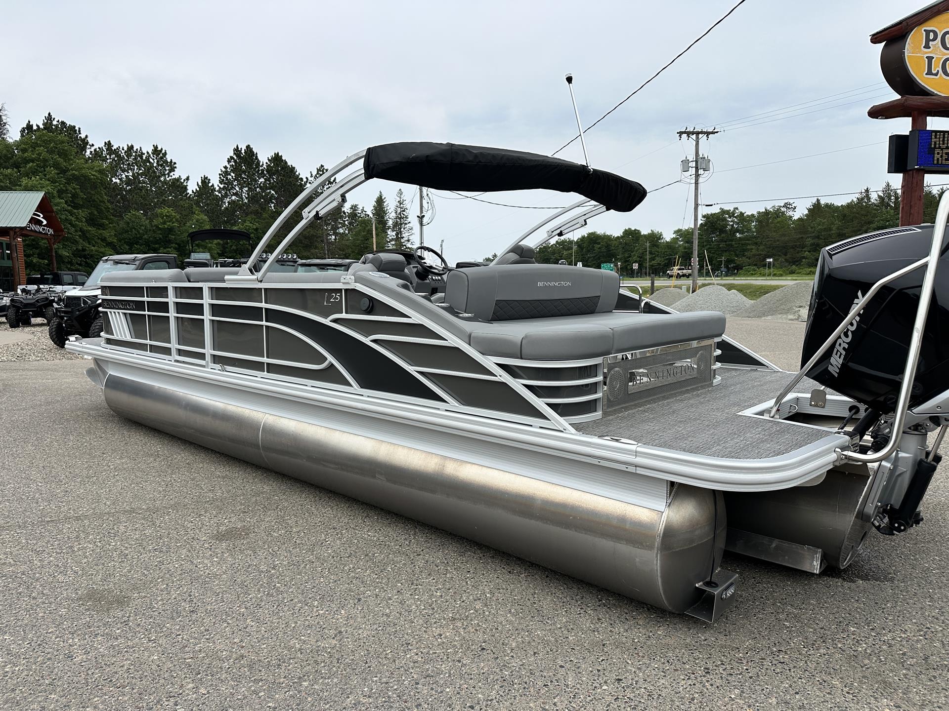2024 Bennington 25 LSB
