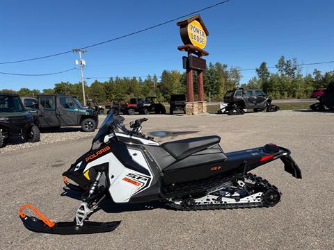 2027 Polaris 650 INDY SP 137 ES — photo 1 of 10