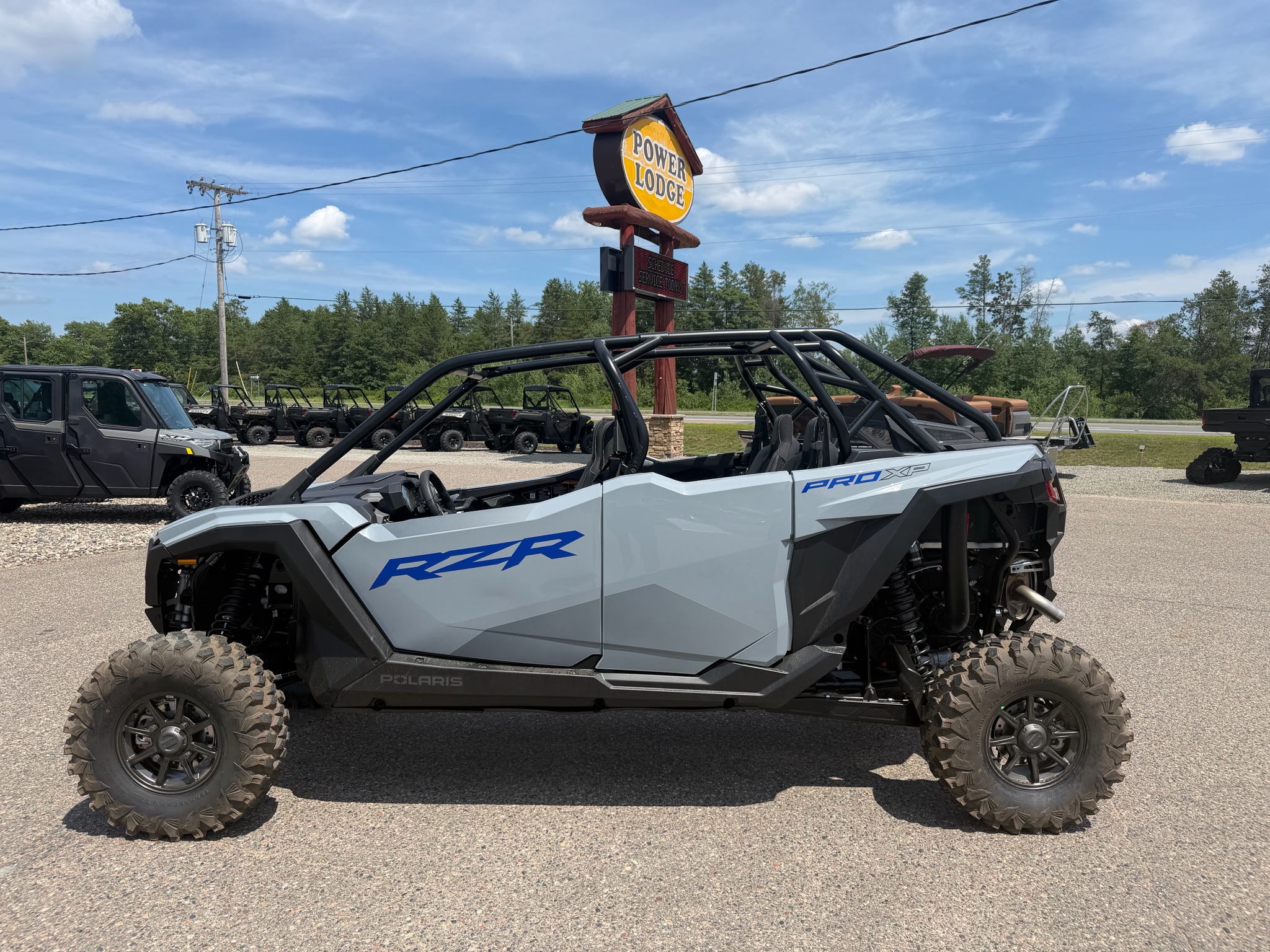 2026 Polaris RZR photo 9