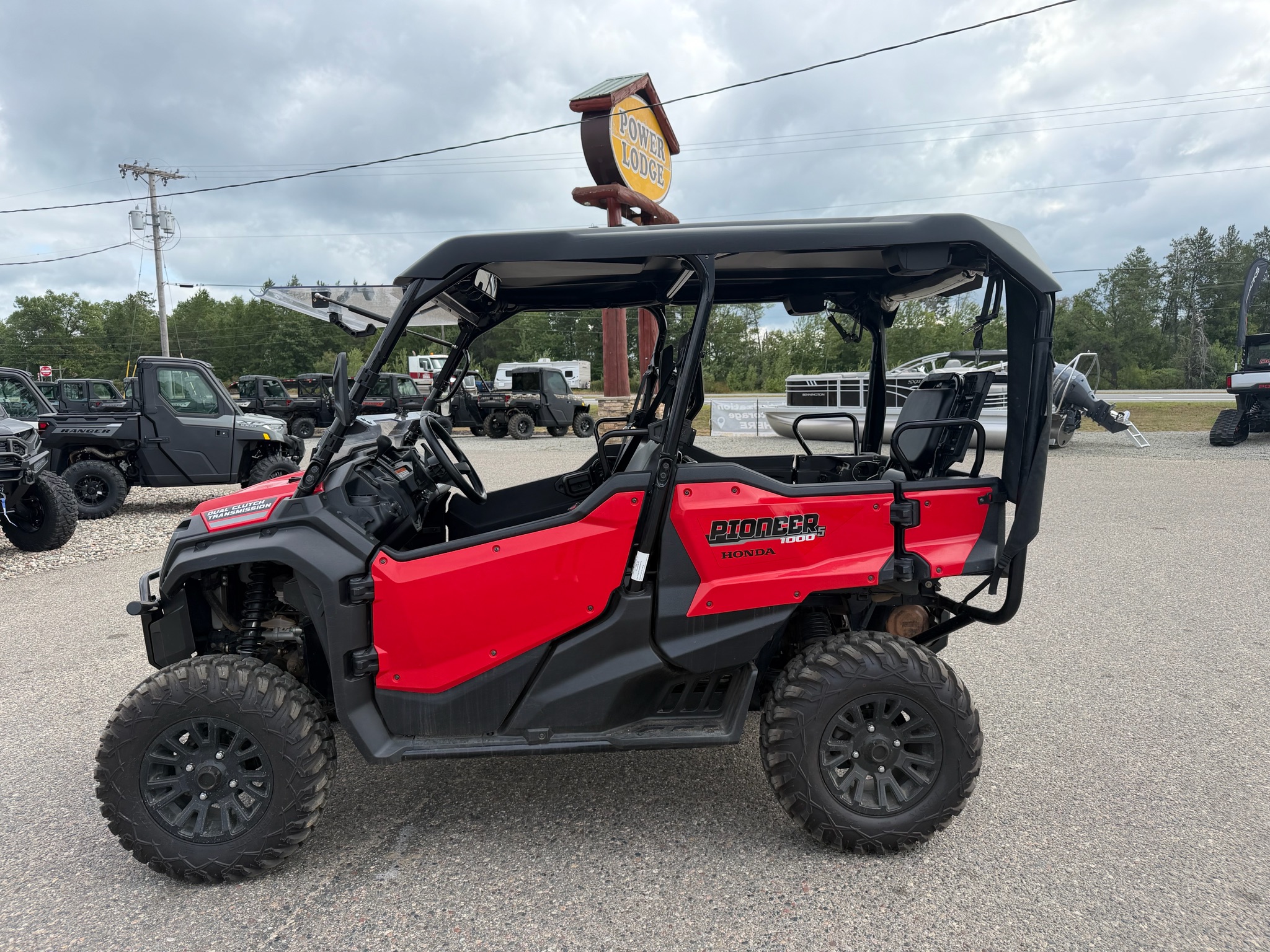 2021 Honda Pioneer 1000-5 Deluxe 1