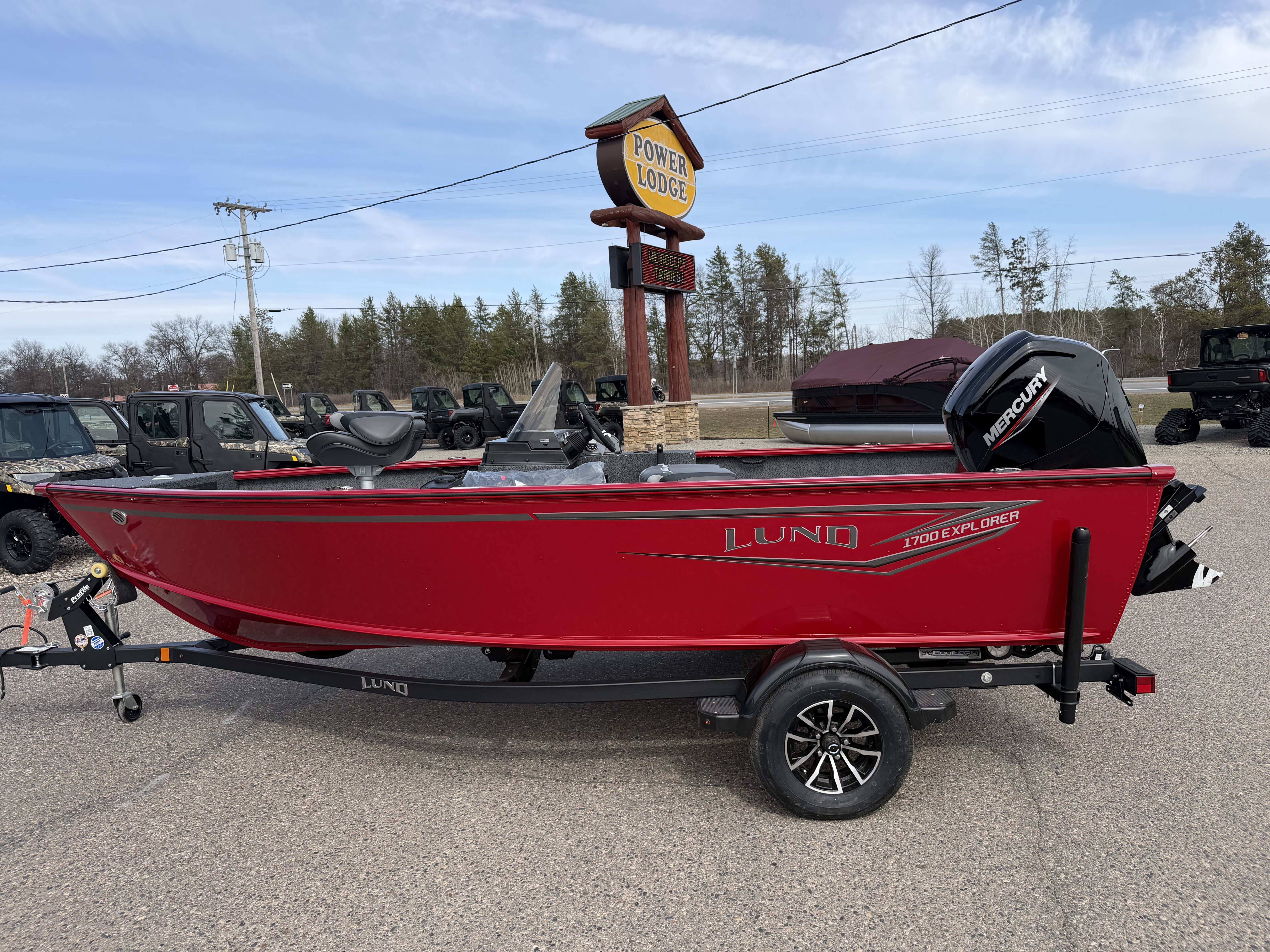 2026 Lund 1700 EXPLORER SIDE CONSOLE